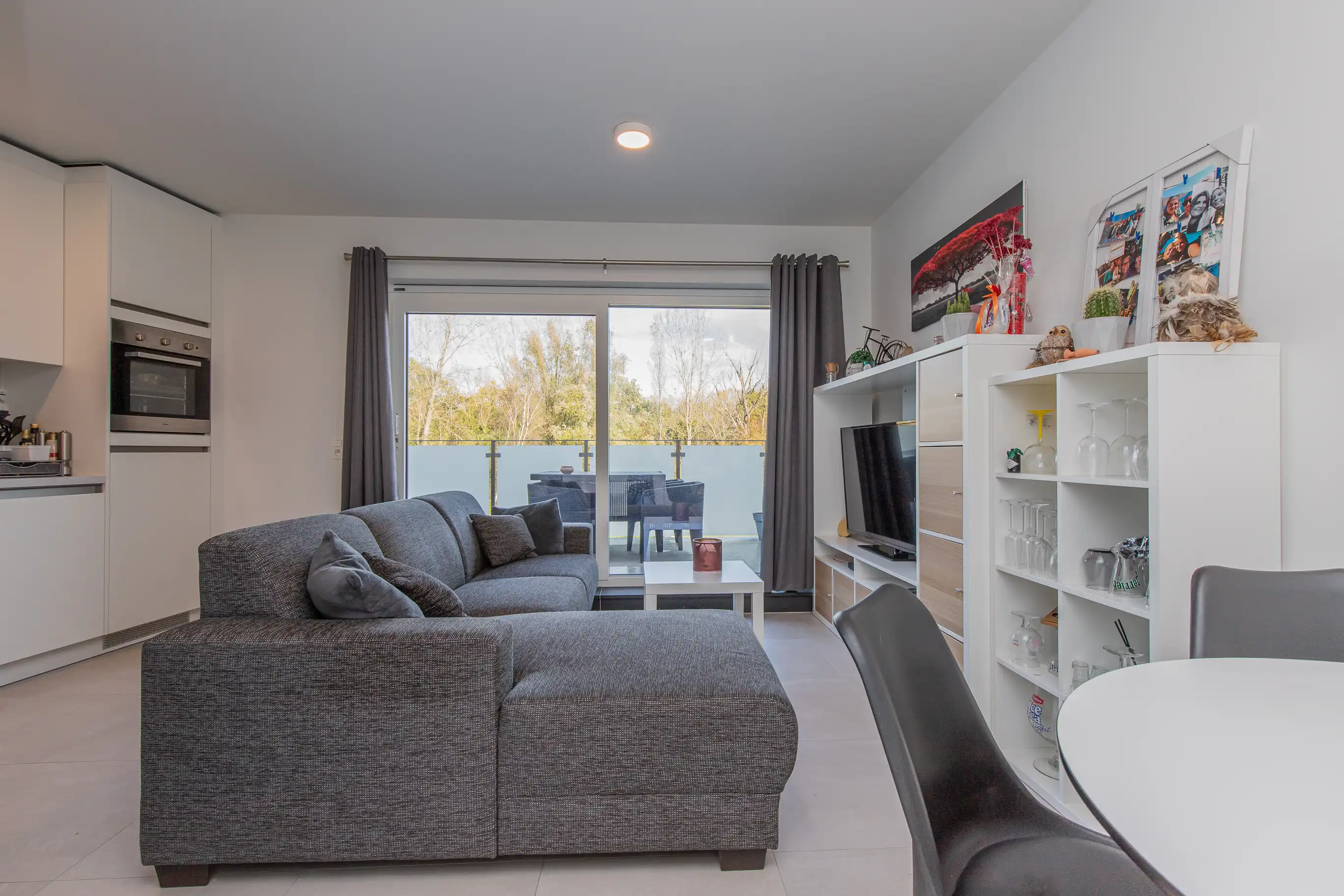 Nieuwbouw appartement met 1 slaapkamer en een garage foto 4