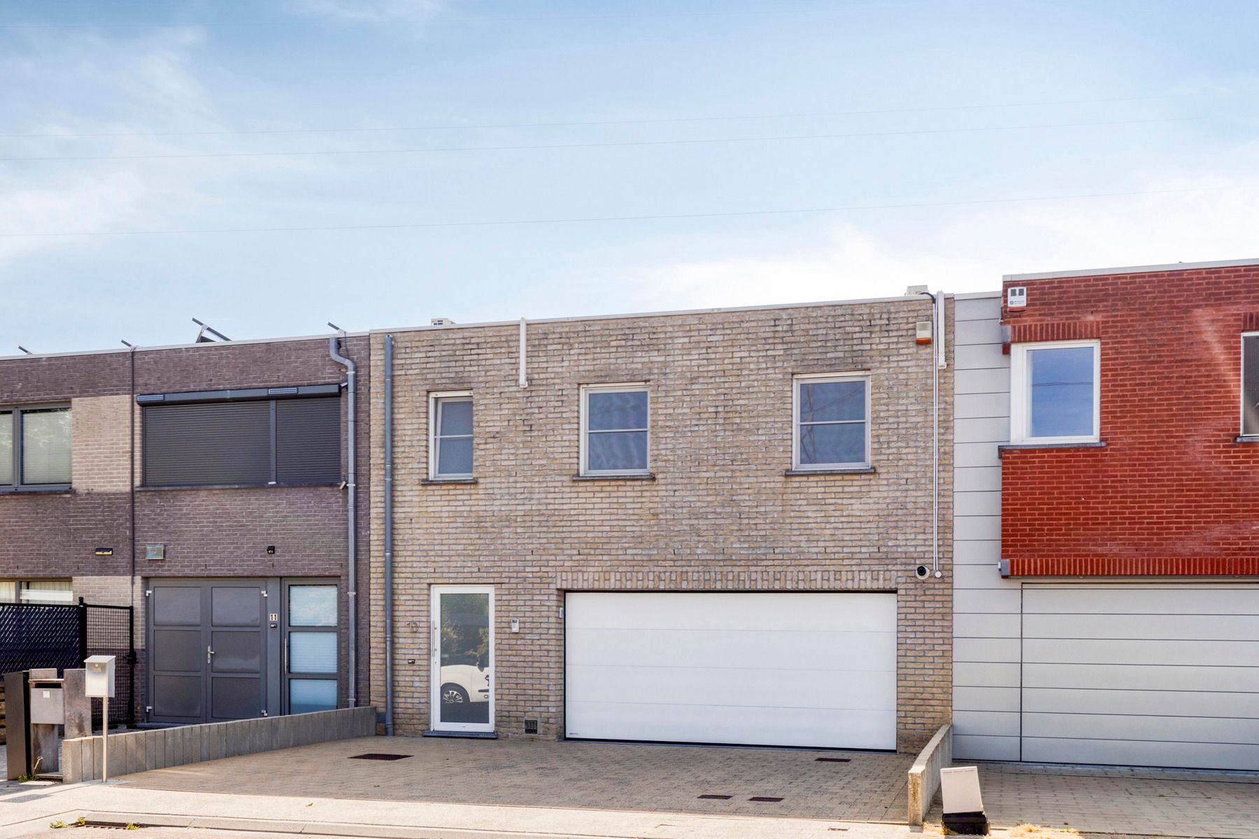 INSTAPKLARE WONING TE KOOP IN DOODLOPENDE STRAAT (EPC A)! foto {{pictureIndex}}