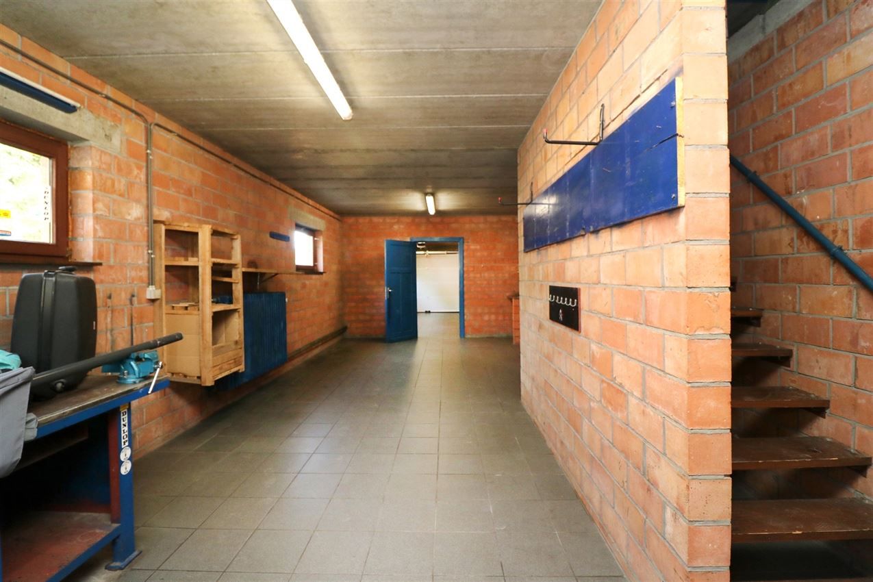 Label c, mooi gelegen landhuis, zonnige leefruimte foto 43