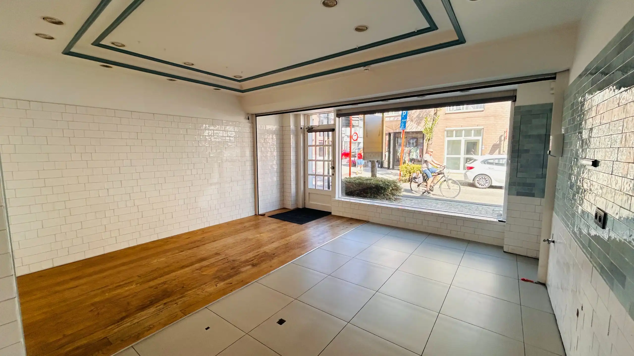 Handelspand met woonst op toplocatie in centrum Deerlijk foto 2