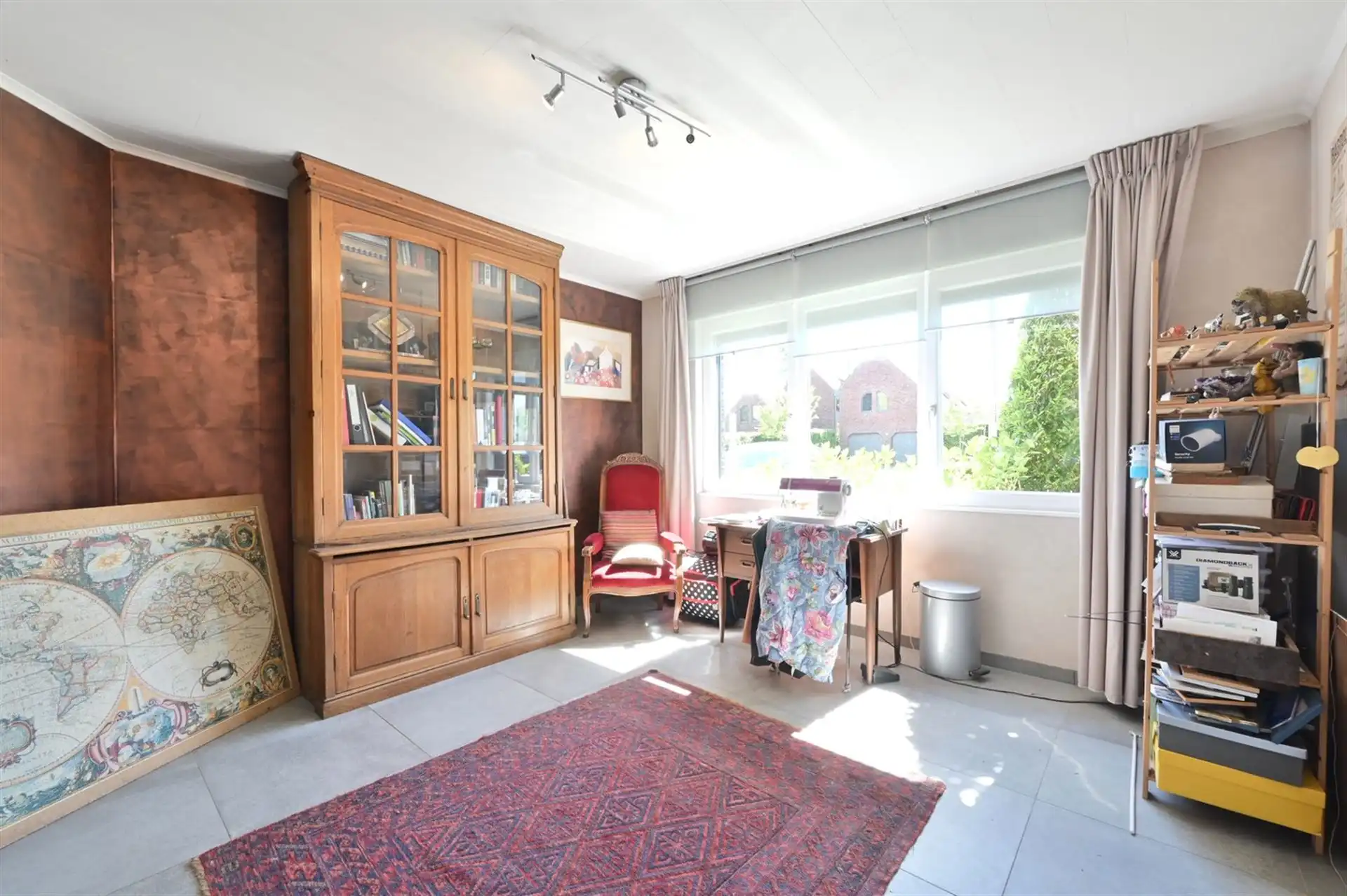 Instapklare open bebouwing met praktijkmogelijkheid, 3 à 4 slaapkamers en zonnige tuin foto 2