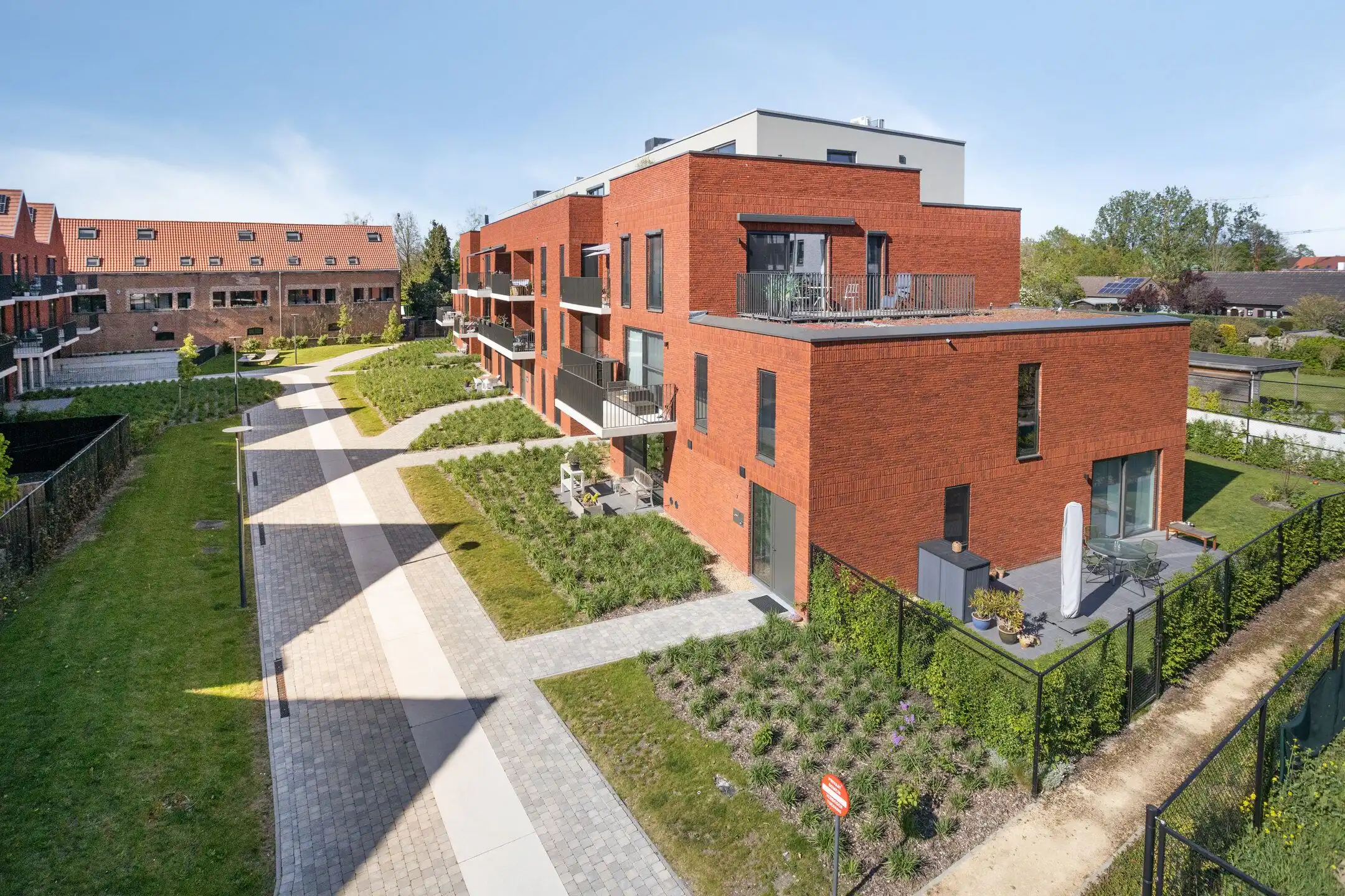 Instapklare BEN-woning onder registratie + garagebox foto 20