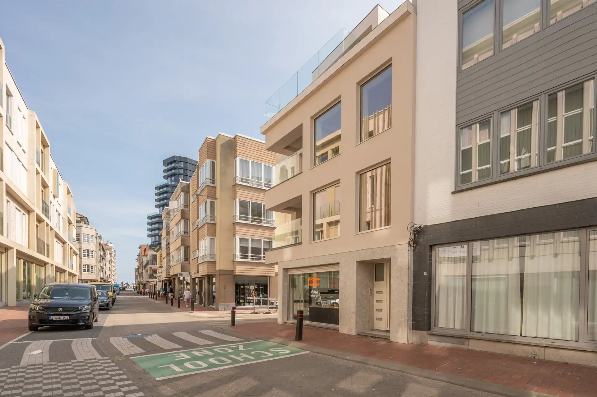Volledig vernieuwde opbrengsteigendom met drie appartementen en verhuurd handelsgelijkvloers foto 2
