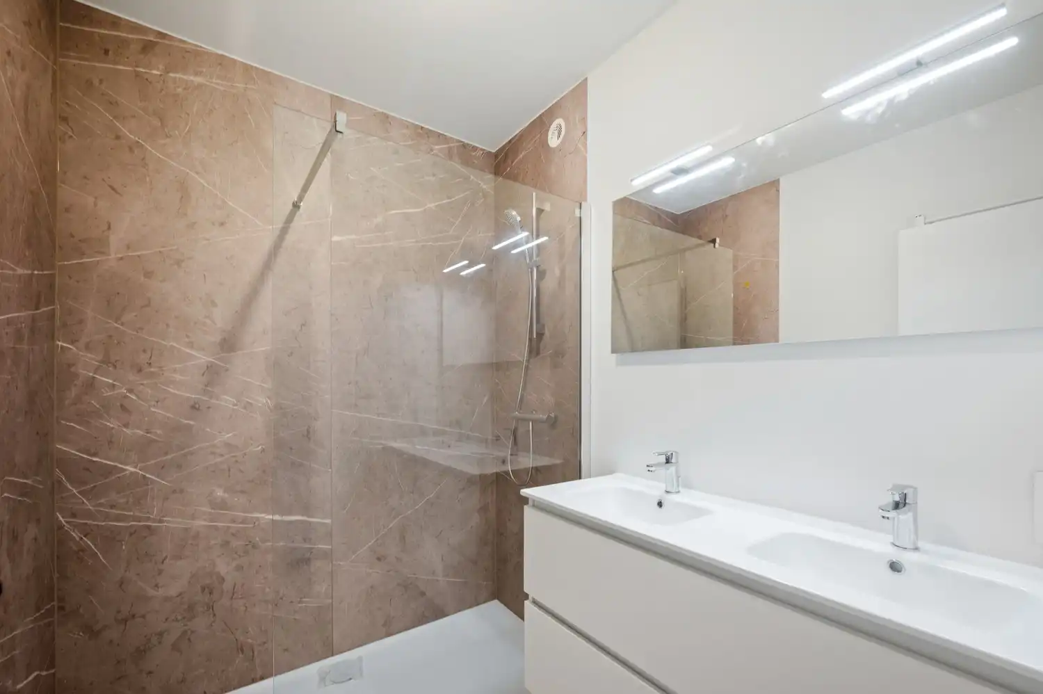 Prachtig appartement met 3 slpkrs in hartje Duffel foto 3