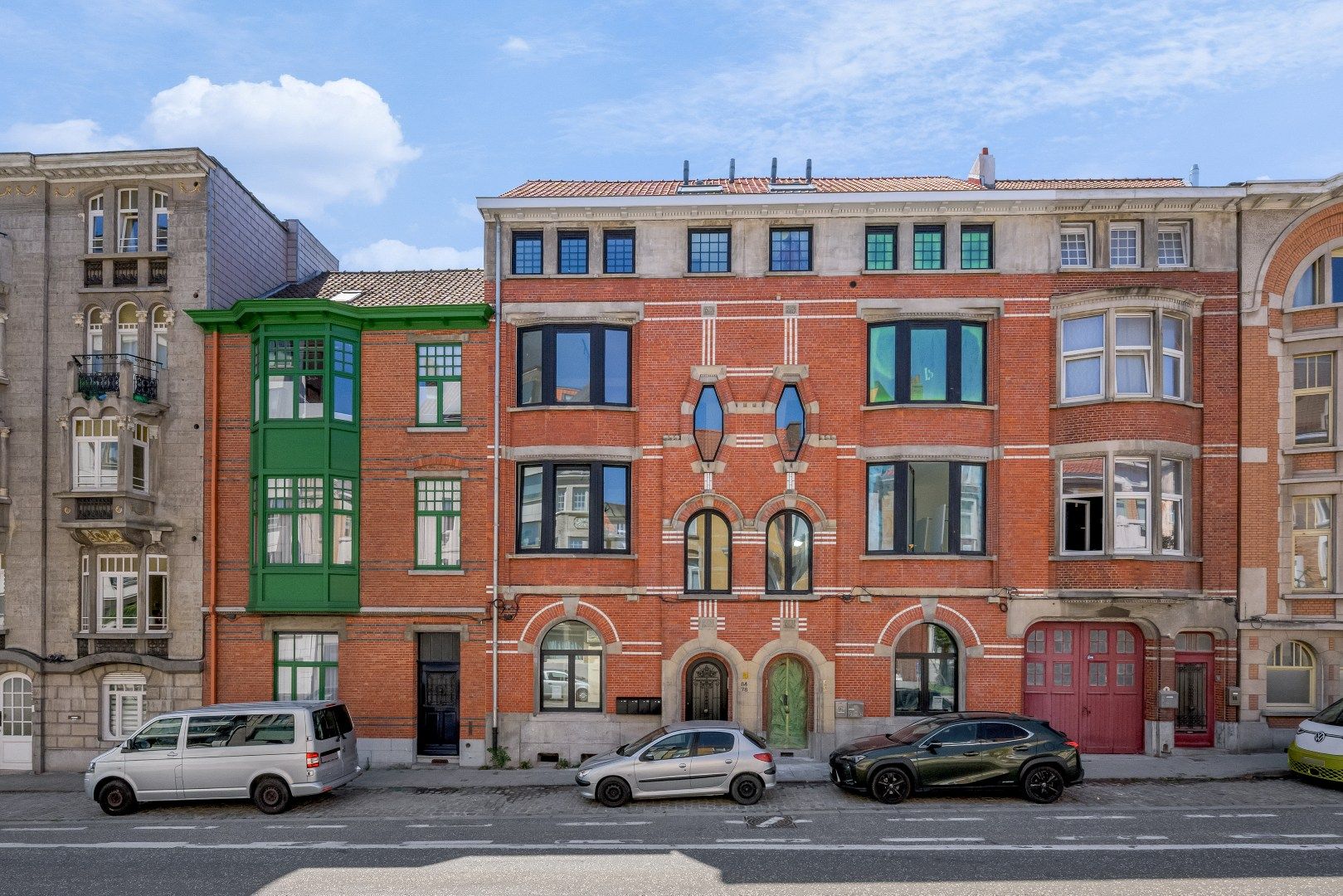 Stijlvol wonen in een  gerenoveerd appartement nabij Station Gent-Sint-Pieters foto 2