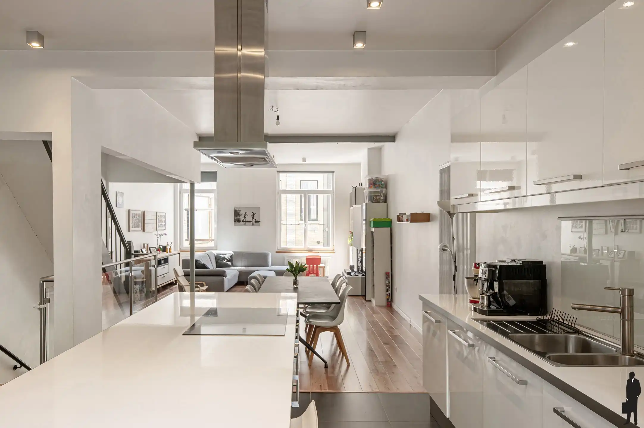 Ruime bel-étagewoning met 3 staanplaatsen en terras foto 5