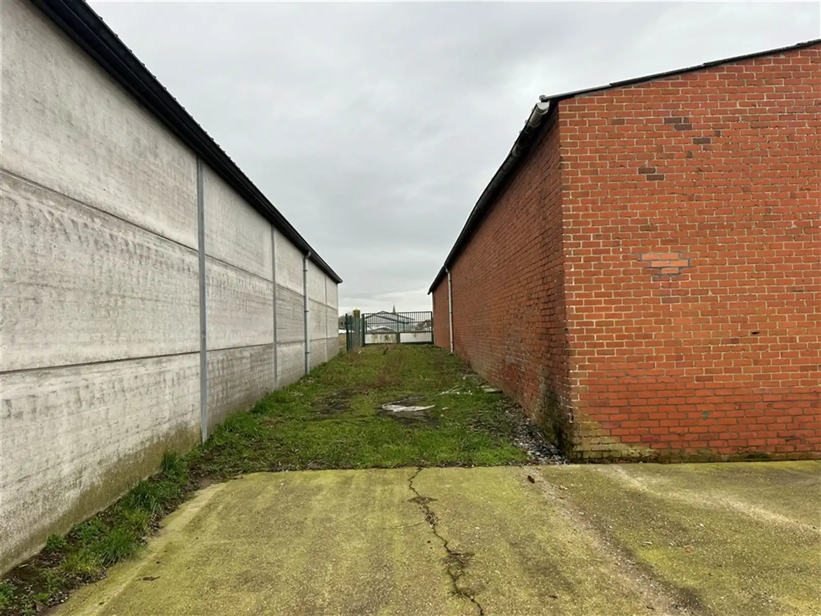 Ruime loods met kantoor en buitenterrein te Ieper foto 10