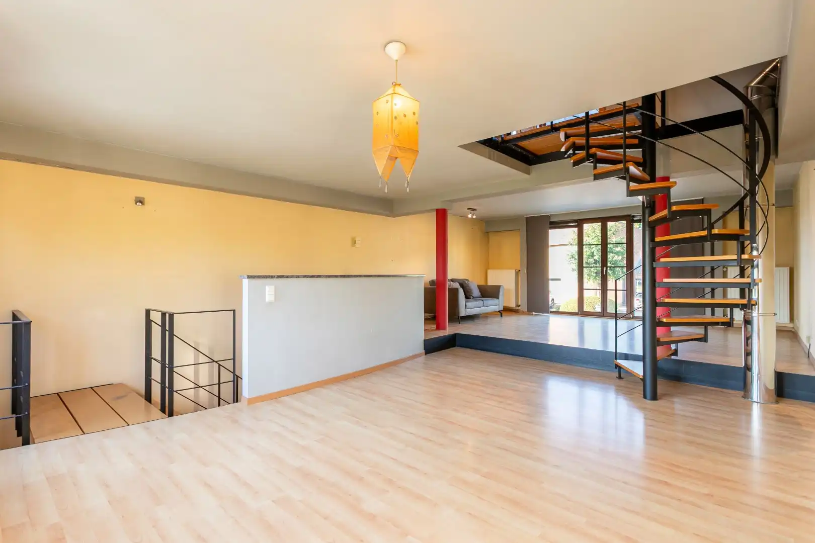 Karaktervolle architectenwoning (EPC B) met 3 slpks, garage en tuin te Lot foto 4