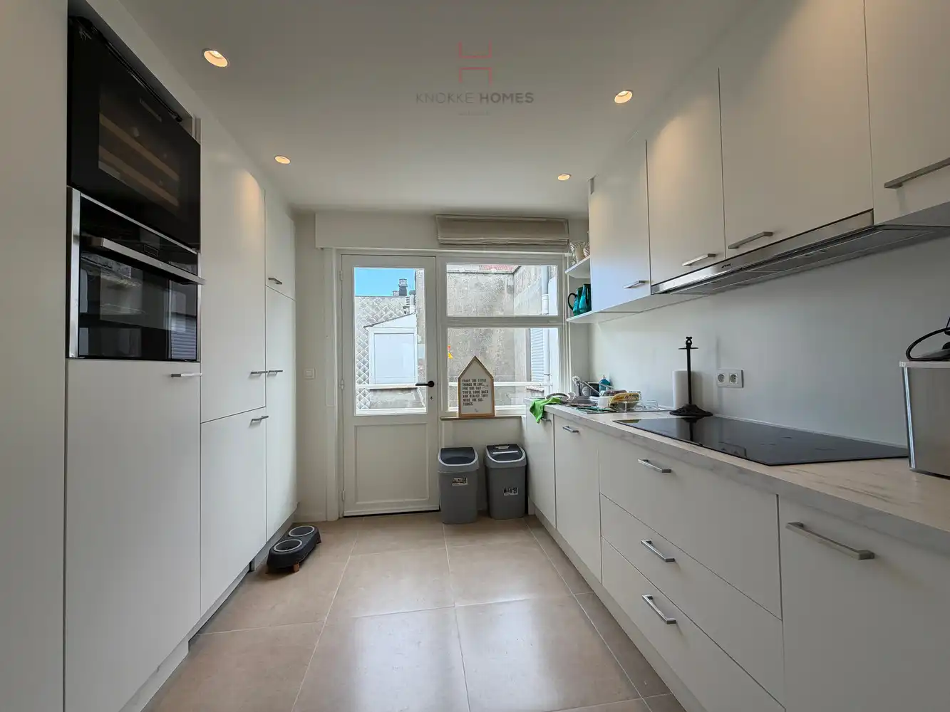 Gerenoveerd appartement op de zeedijk aan het Albertstrand foto 4