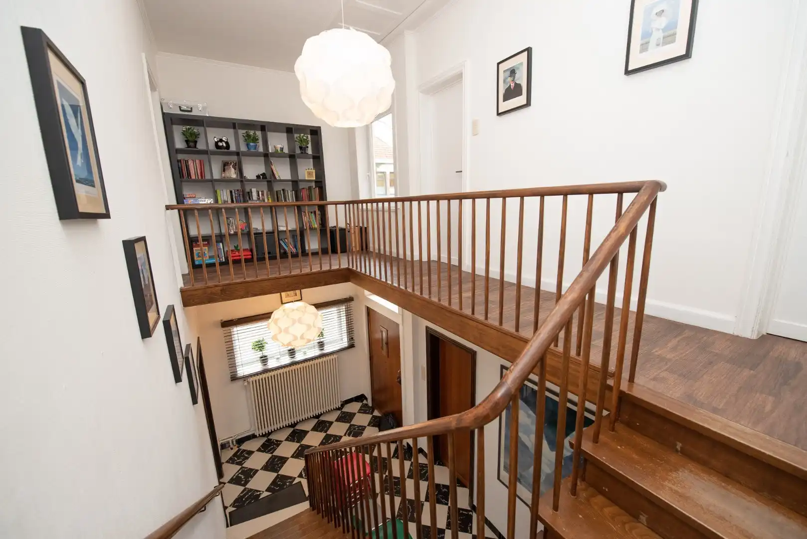 Ruime  en goed onderhouden woning met 3 slaapkamers op centrale ligging te Deerlijk. foto 15