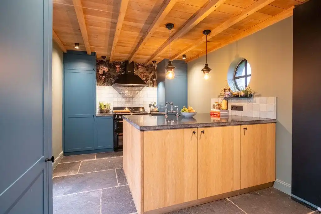 Gerenoveerd huis met loods te Oedelem / Sijsele foto 8