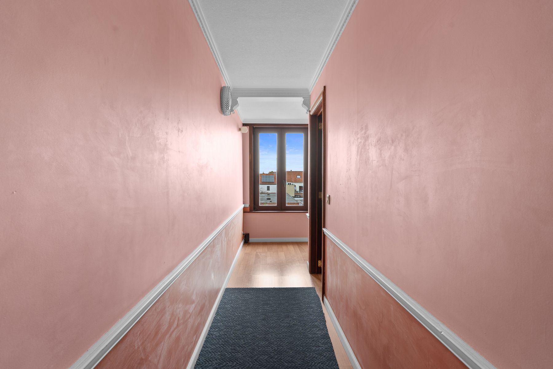 Ruime gezinswoning in hartje Sint-Niklaas foto 12