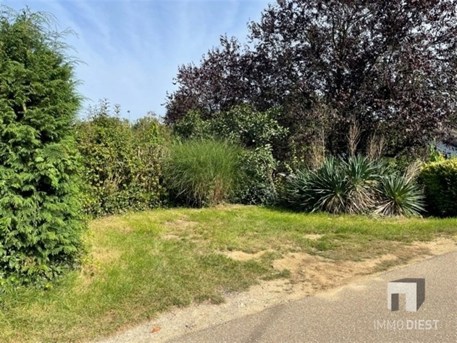 Projectgrond voor 3 villa's aan het water foto 23