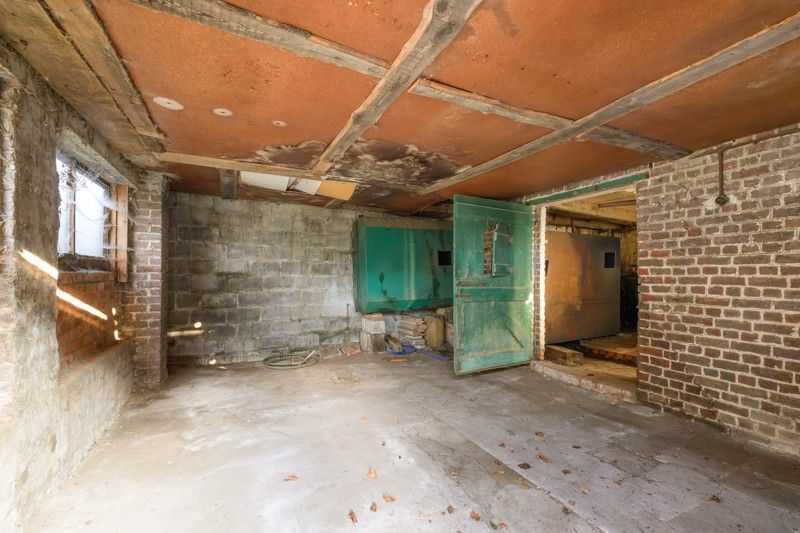 Te herbouwen of te slopen woning op ruim perceel in landelijke omgeving! foto 19