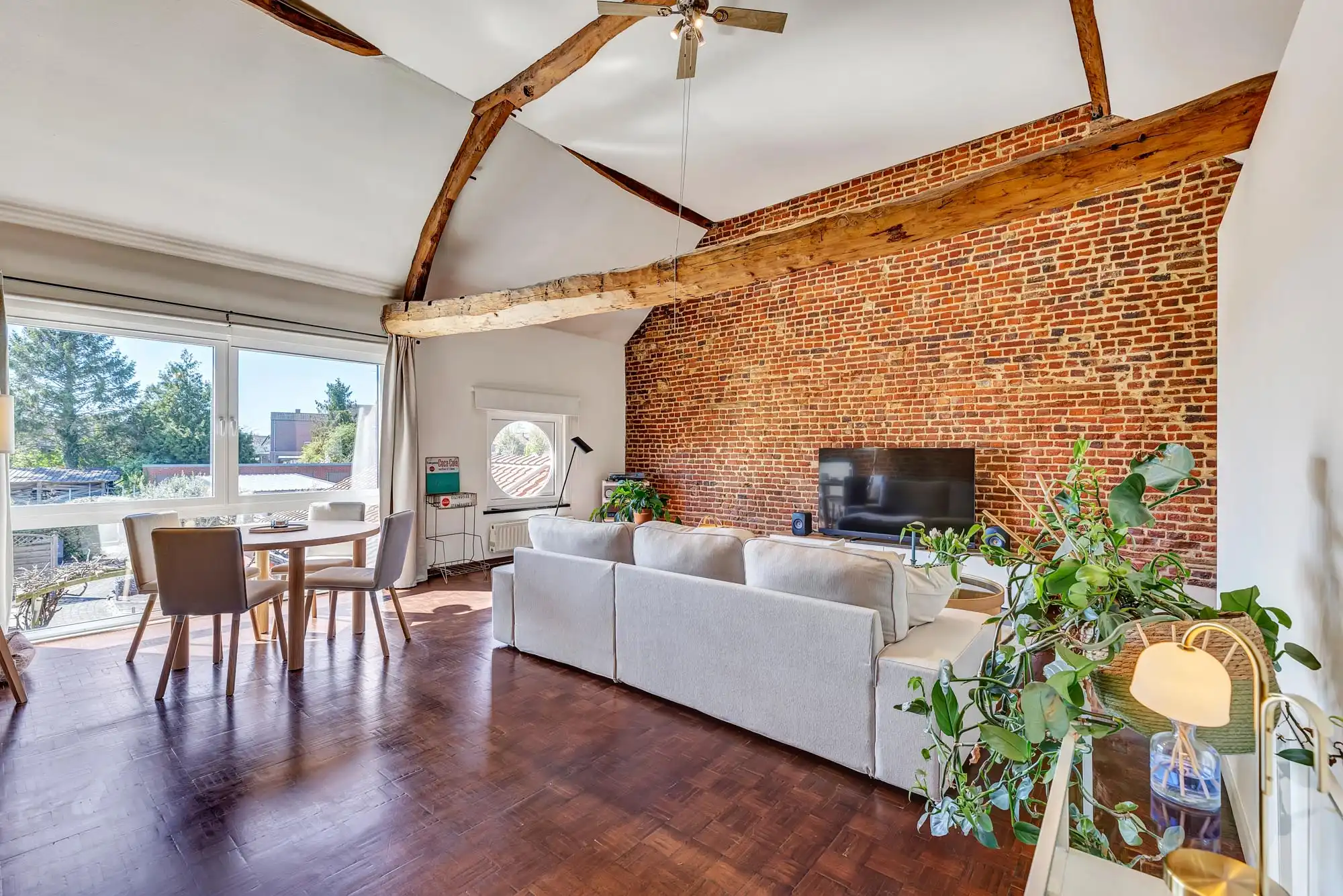 Prachtige woning met authentiek karakter foto 13