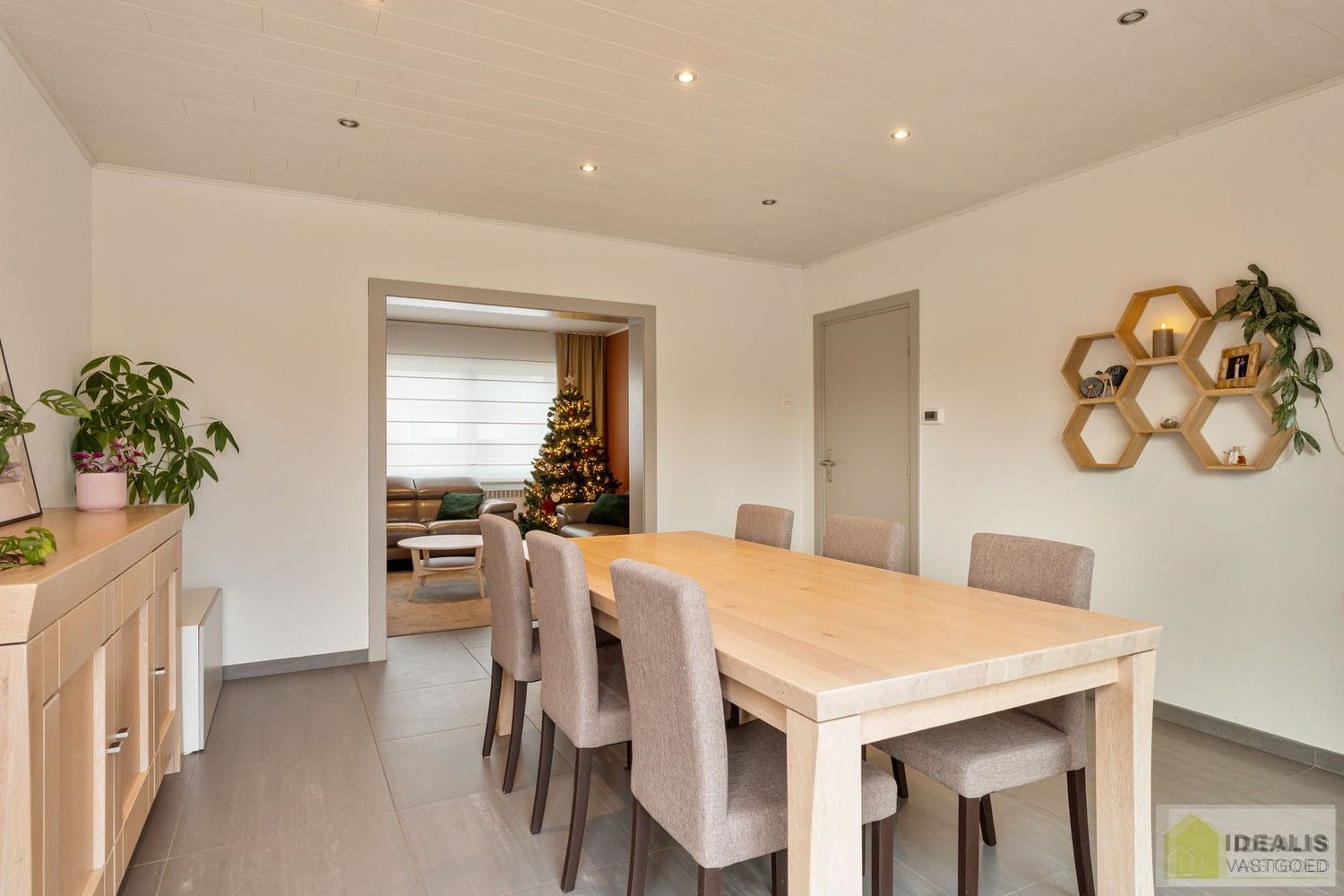 IDEALIS VASTGOED – Instapklare eengezinswoning met een lichtrijke leefruimte, 3 ruime slaapkamers (mogelijks 4), 2 badkamers op een fijn zuid-oost georiënteerd perceel! Deze woning bevindt zich op een perceel van 5a 19ca in een rustige en gezinsvriendelijke woonstraat! foto 10