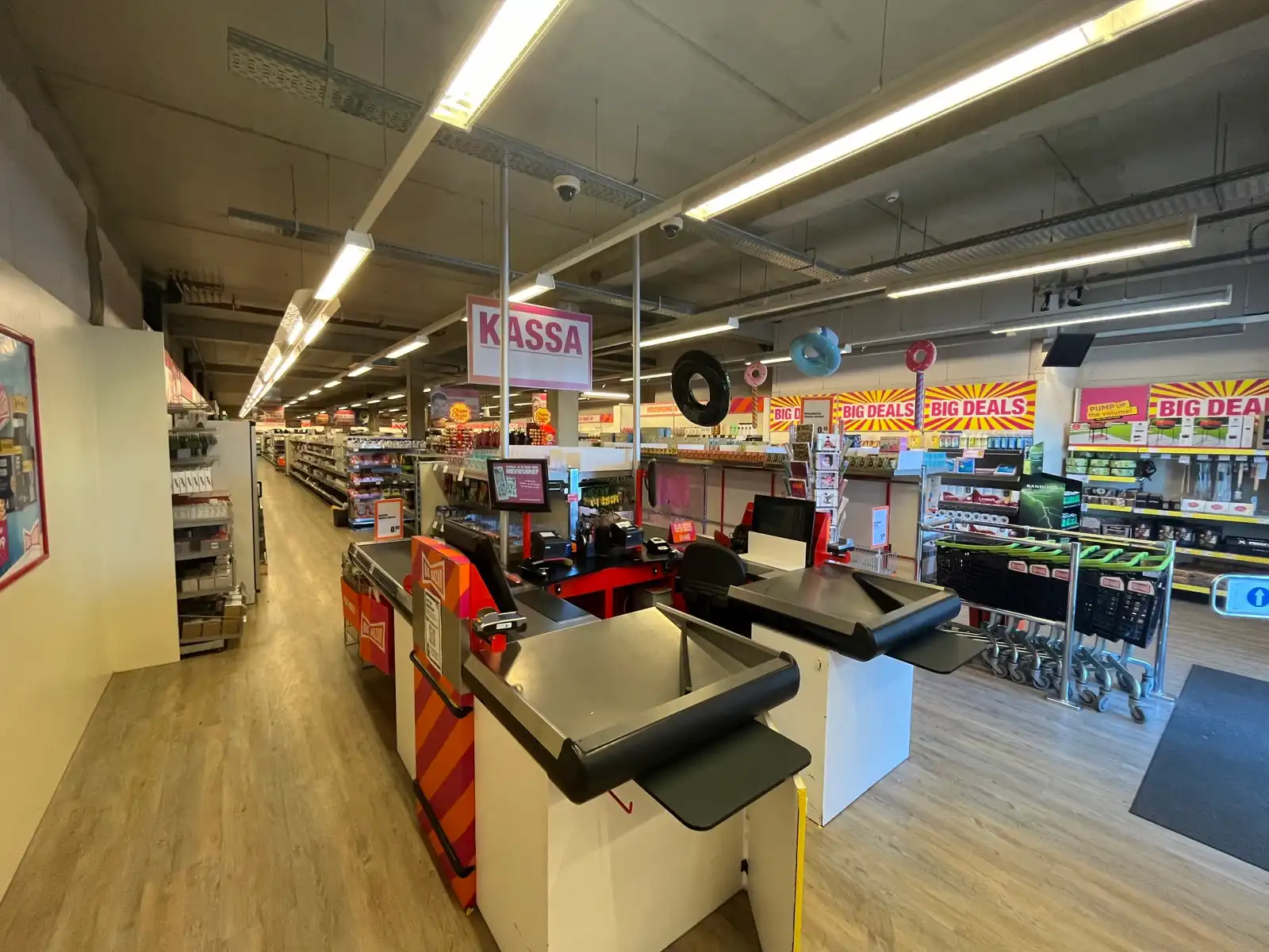 Handelsgelijkvloers te huur – Centrum Lanaken foto 8