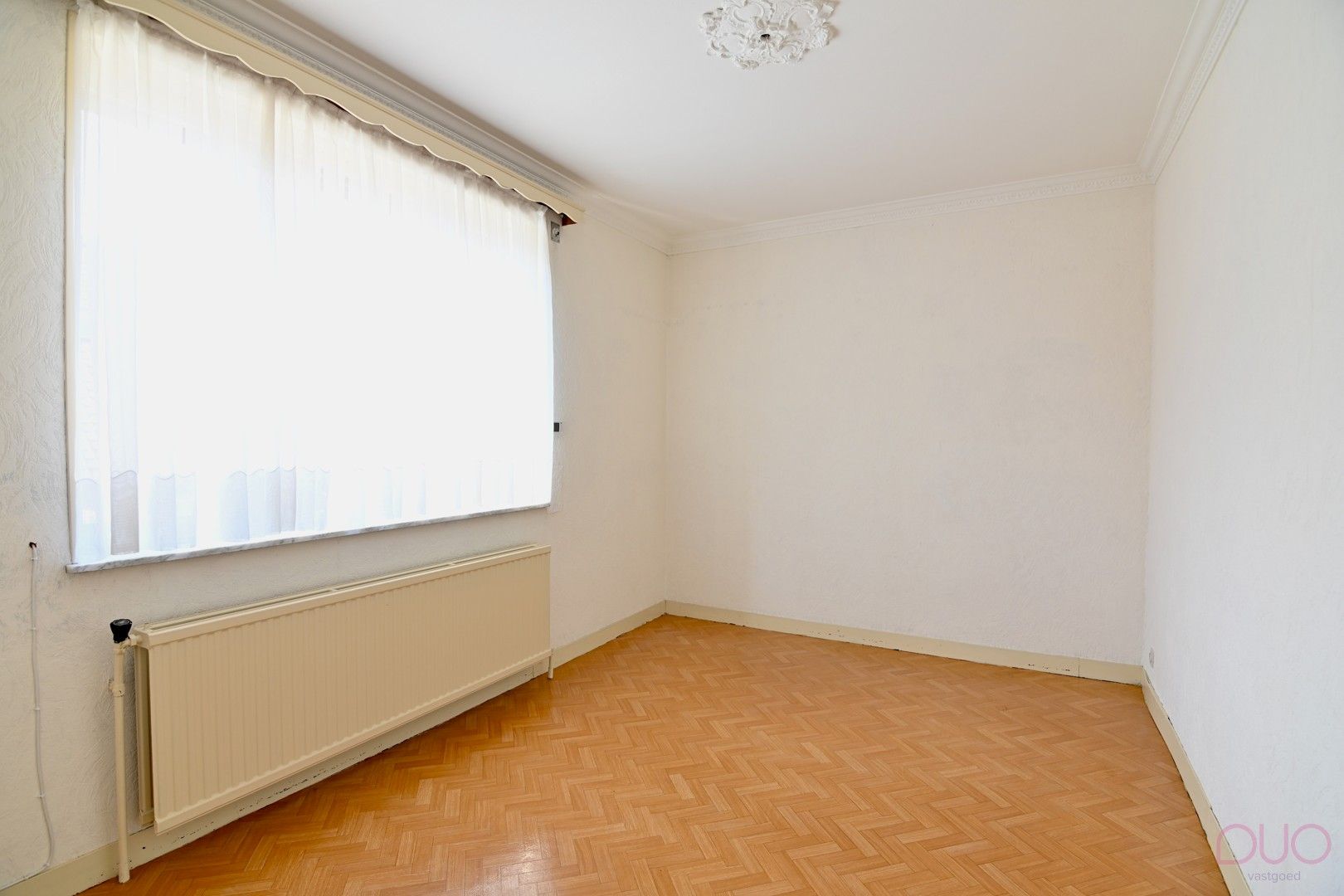 Bel-etage woning met twee slaapkamers en onderliggende garage van ca. 100m2 foto 7