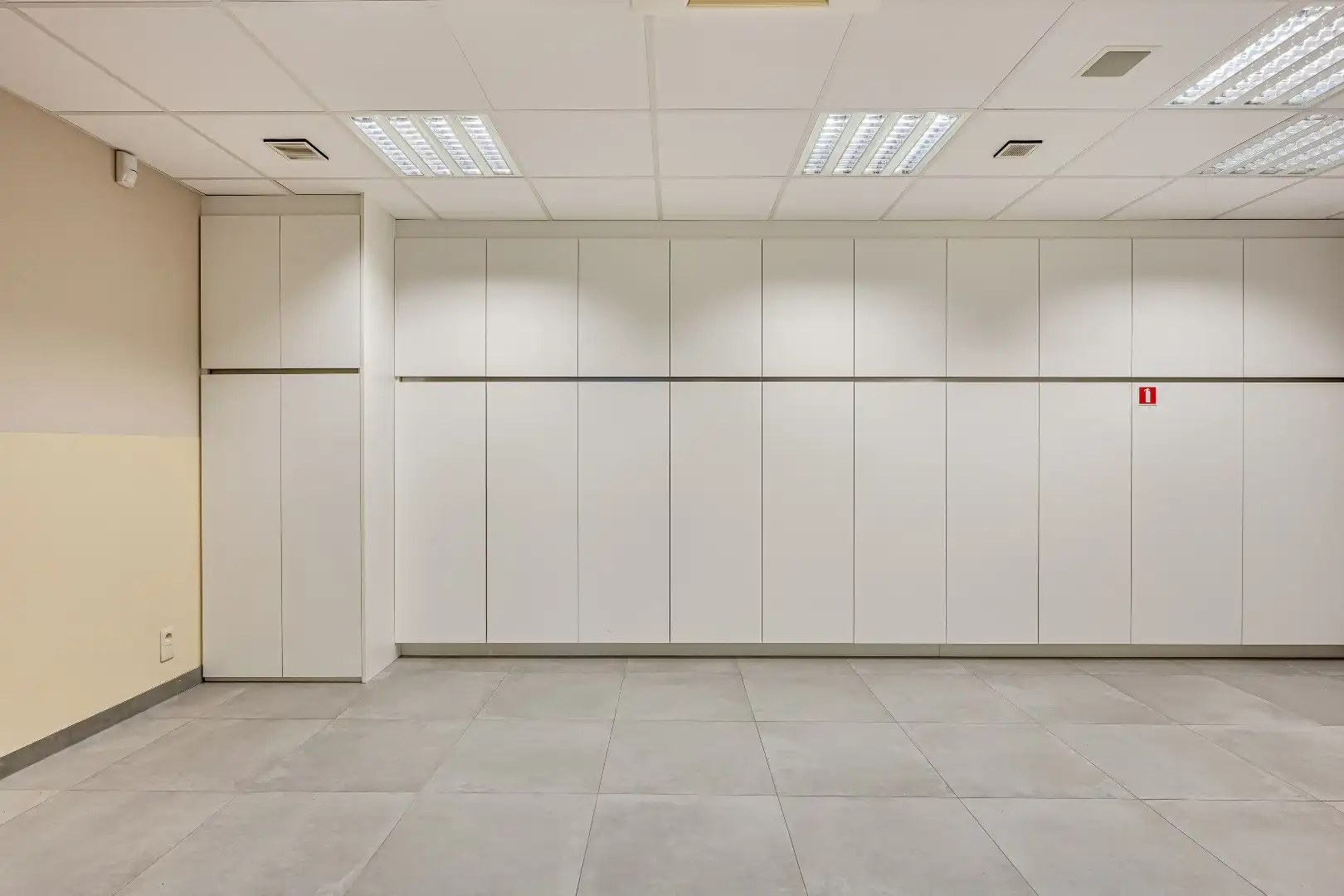9m vitrine op dé GROENLAAN - HERZELE foto 9