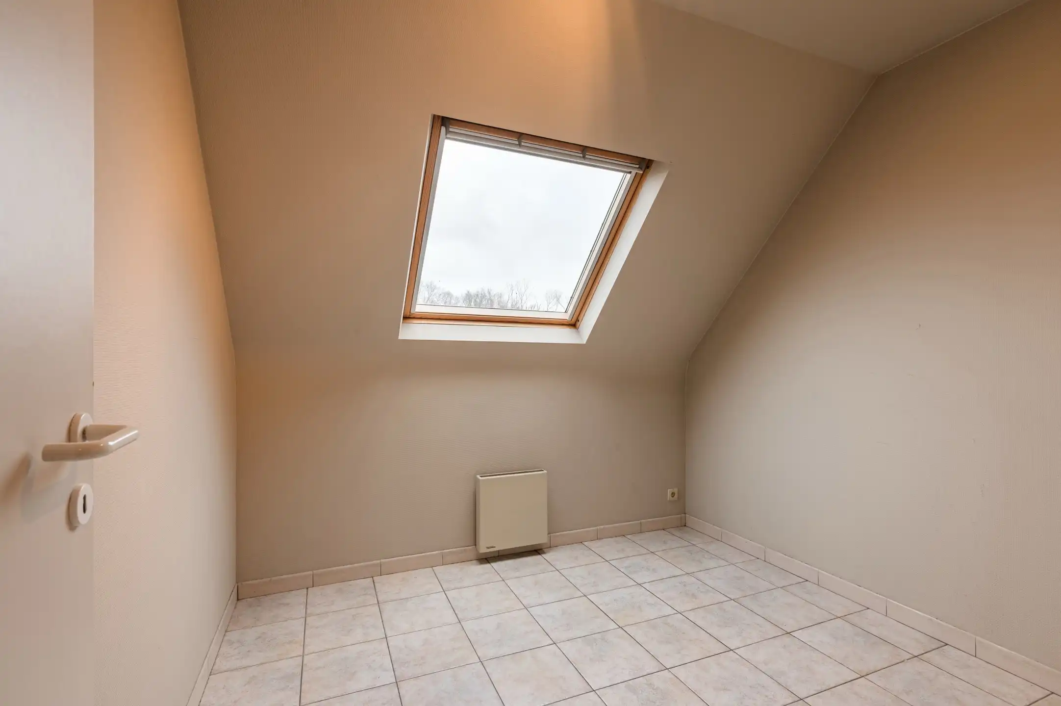 Instapklaar 2 slaapkamer appartement met garage in kleinschalig gebouw foto 19