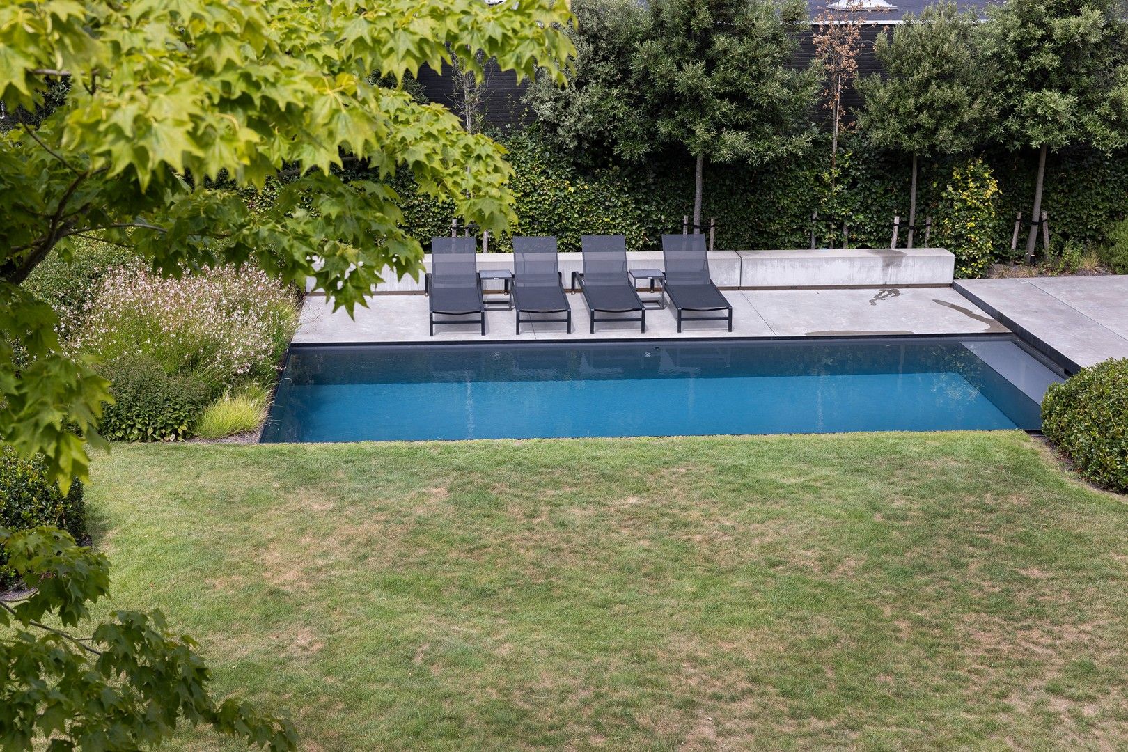 Ruime, stijlvolle villa met poolhouse en zwembad. foto 17