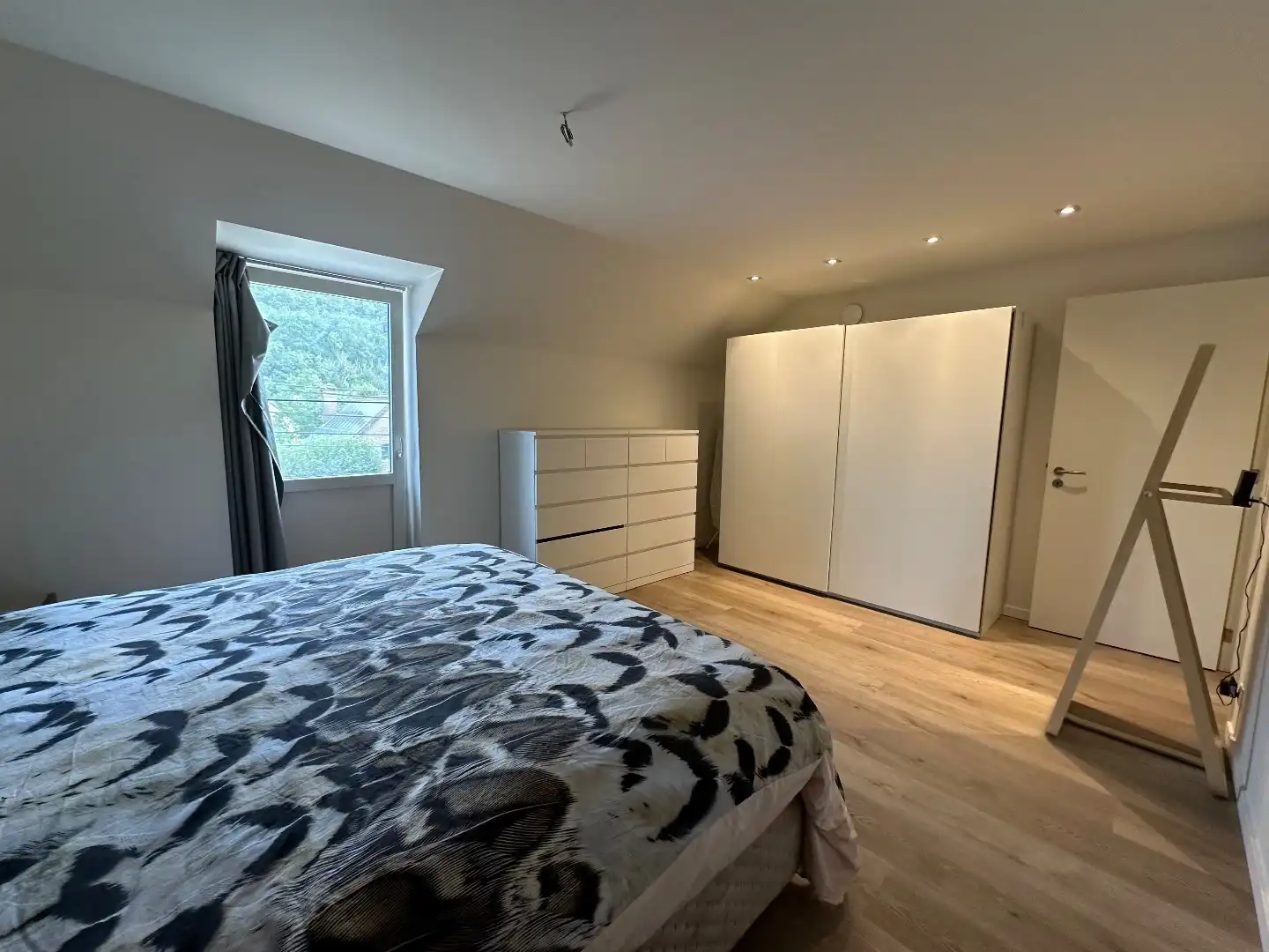 Recente woning met 3 slaapkamers, berging, kelder, zolder, garage en terras te Voeren  foto 7