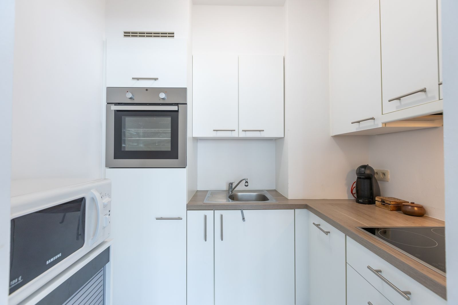 TOPAANBOD! Gerenoveerde studio op fantastische ligging met zeezicht foto 7