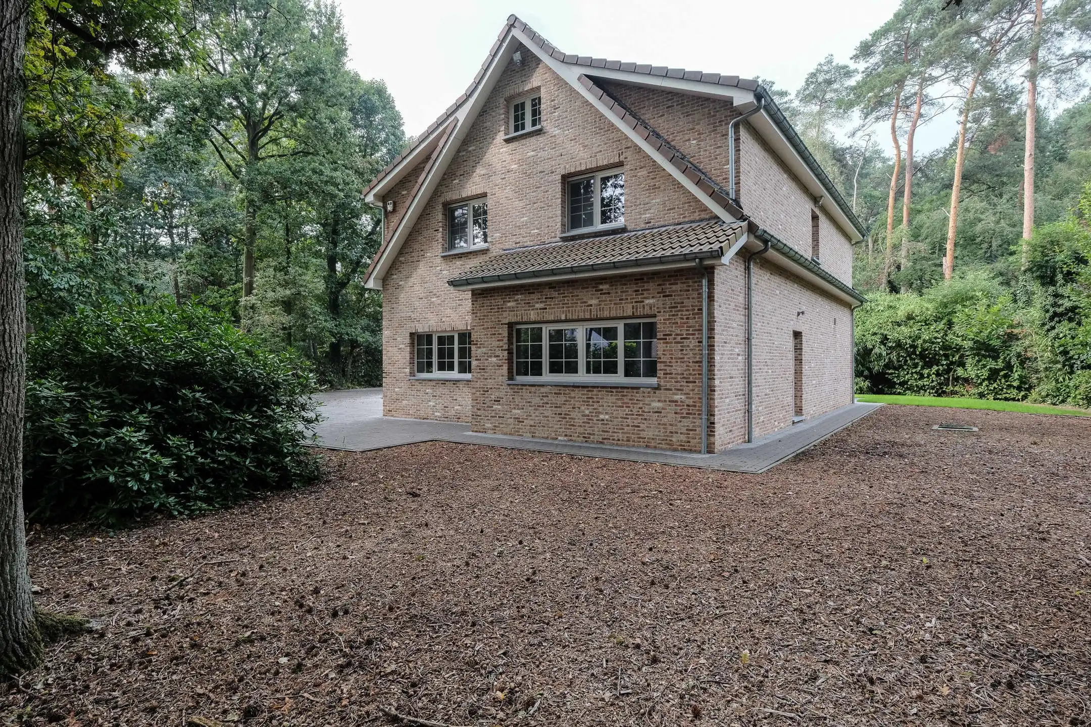 Hedendaagse en energiezuinige villa in rustige wijk foto 25