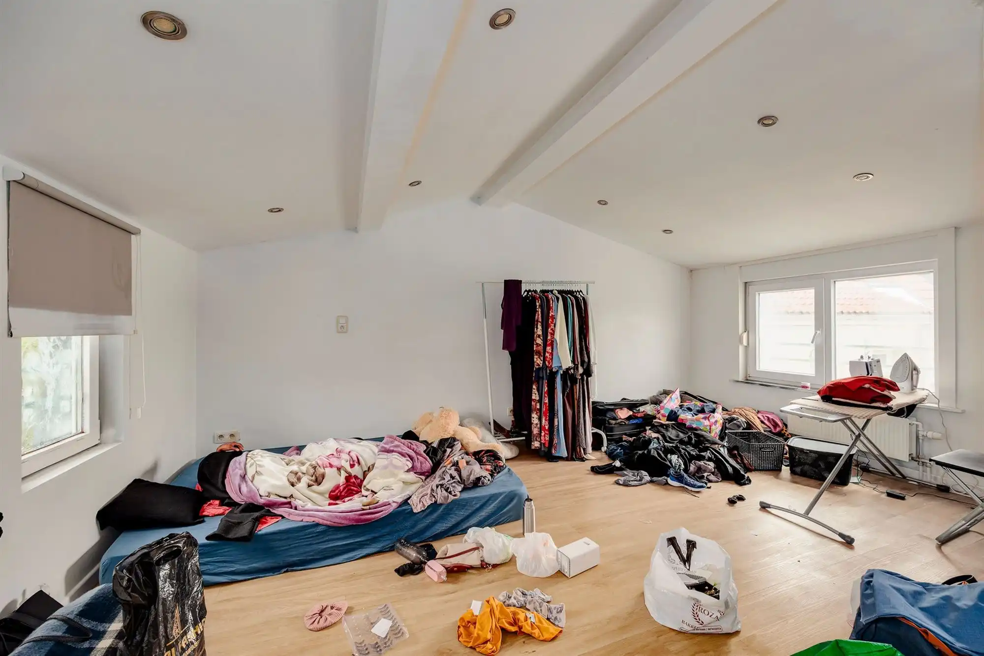 Te renoveren woning met 3 slaapkamers op centrale locatie foto 8