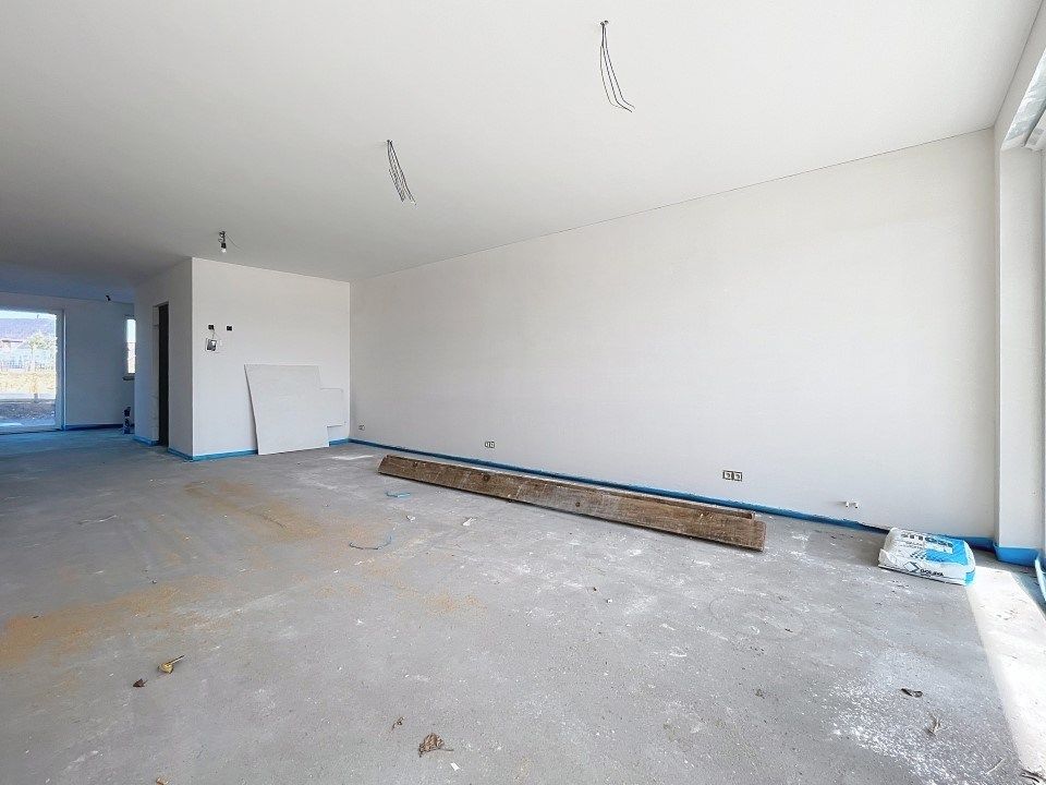 Ruim 2-slaapkamer appartement op het gelijkvloers met terras en tuintje foto 2
