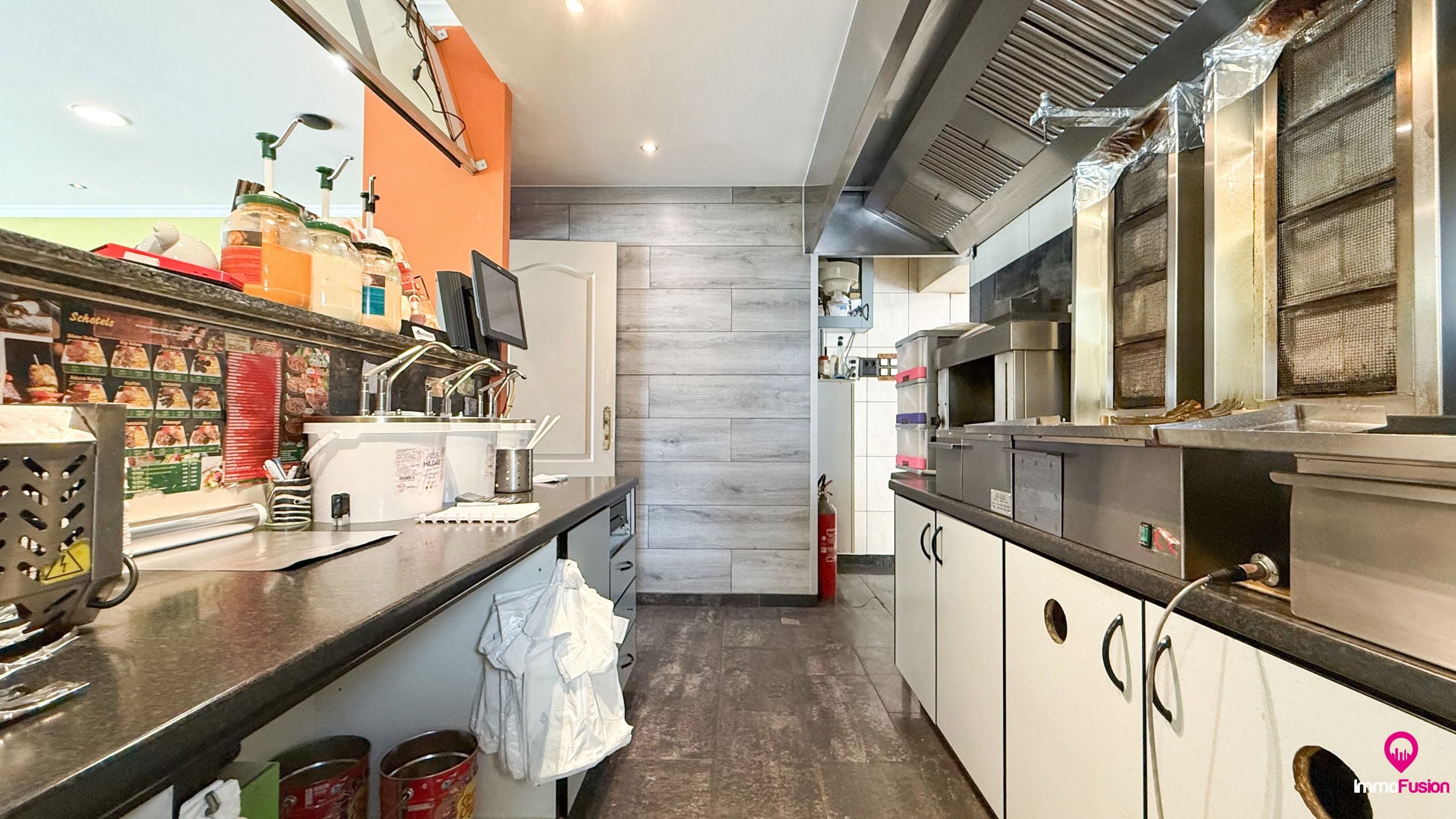 Unieke investeringskans: handelspand én appartement met tuin foto 10