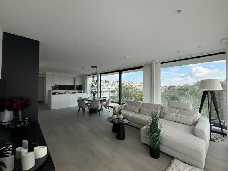 Nieuwbouw 3-slaapkamerappartement te huur voor kortere periode foto 3