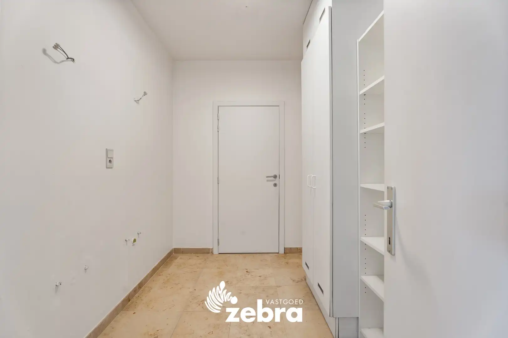 Veelzijdig handelspand op toplocatie in hartje Tielt – ook in te richten als woonst! foto 9