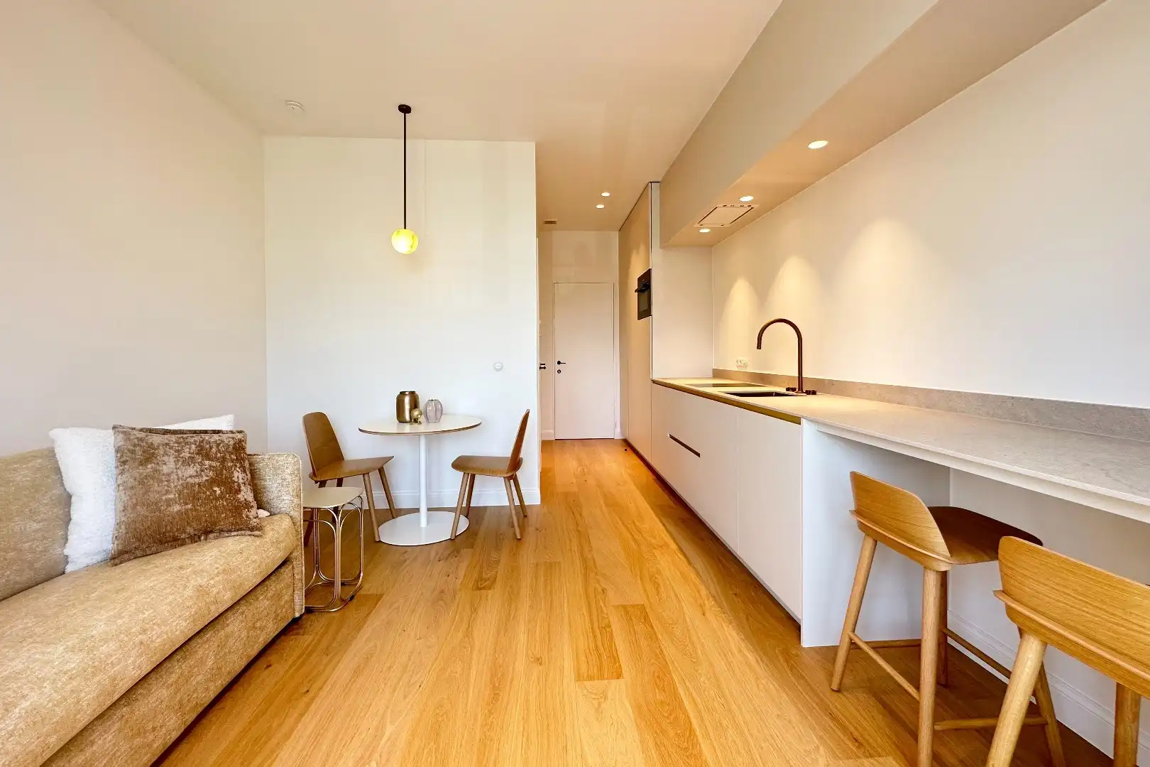 Gerenoveerde luxe studio achterzijde Zeedijk foto 4