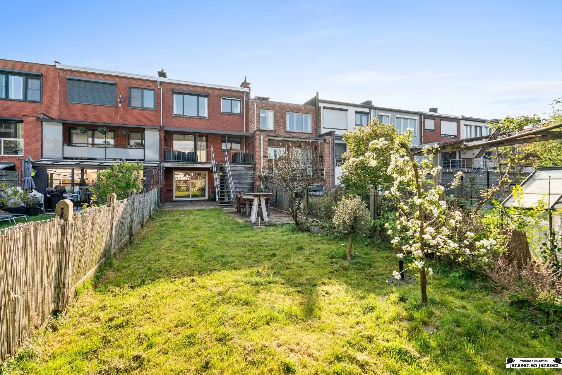 Instapklare bel-etage met zonnige tuin te Ekeren foto 16