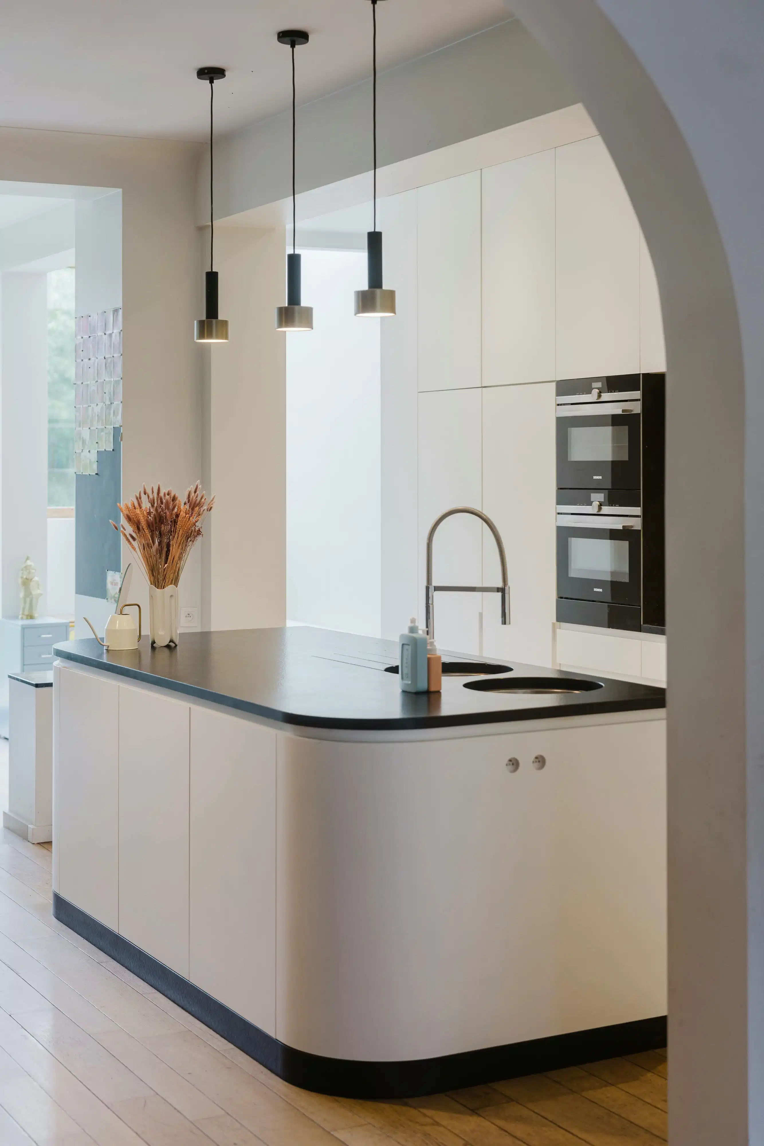 Karaktervolle burgerwoning met garage en zonnige stadstuin foto 4