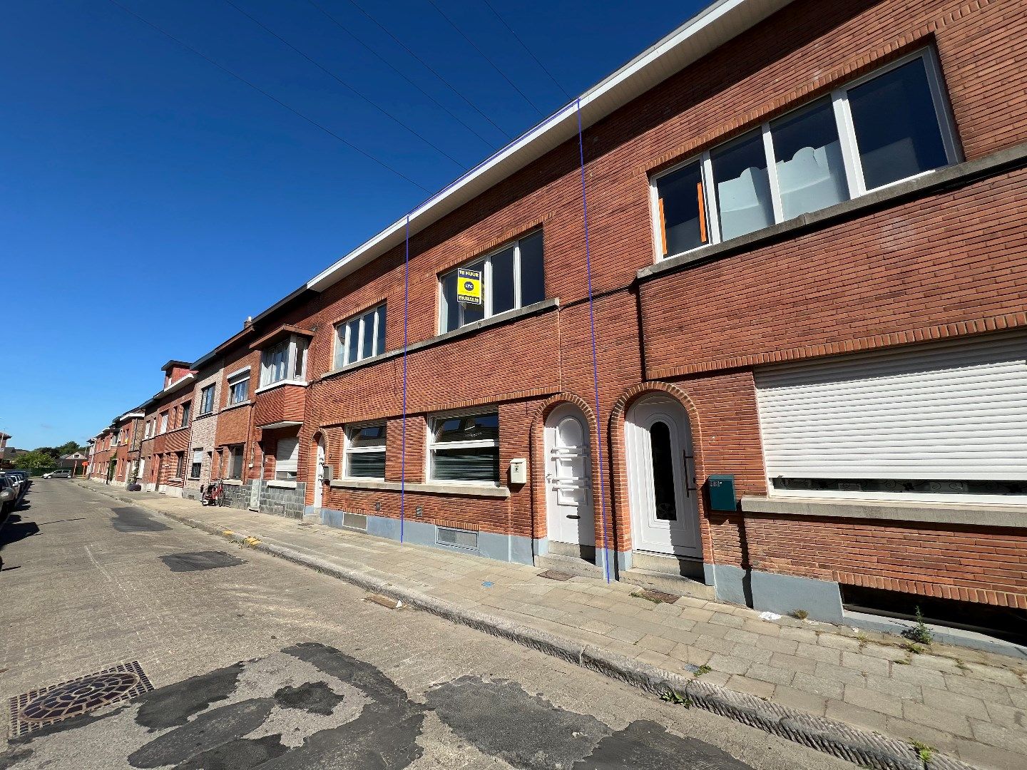Volledig gerenoveerde woning met 2 slpks en 90 m² tuin op toplocatie in Tienen. foto {{pictureIndex}}