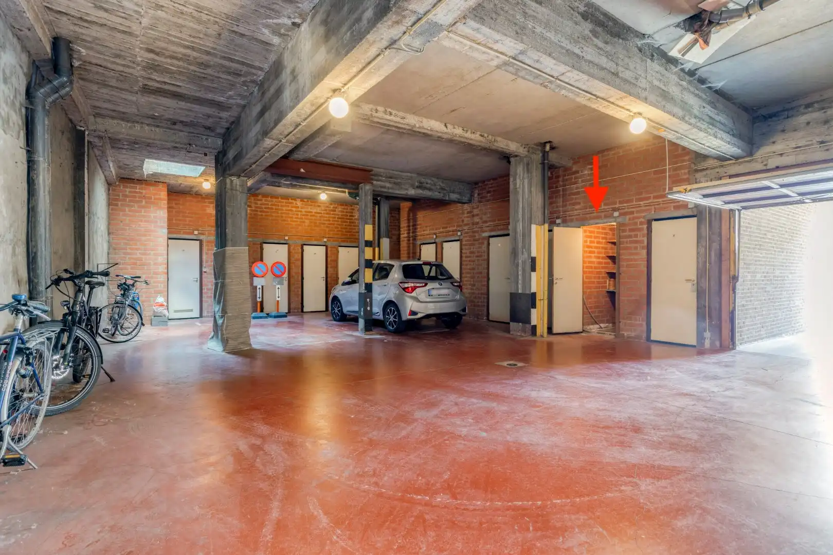 Gerenoveerd 2-slaapkamerappartement in het centrum! foto 14