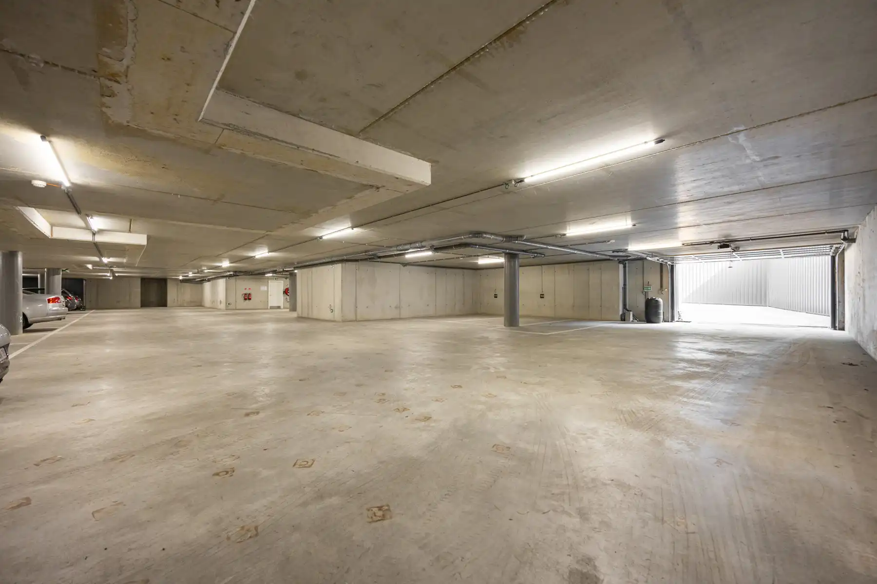 Ruim gelijkvloers appartement met 2 slaapkamers, terras en 3 autostaanplaatsen in residentie Moleneynde. foto 23