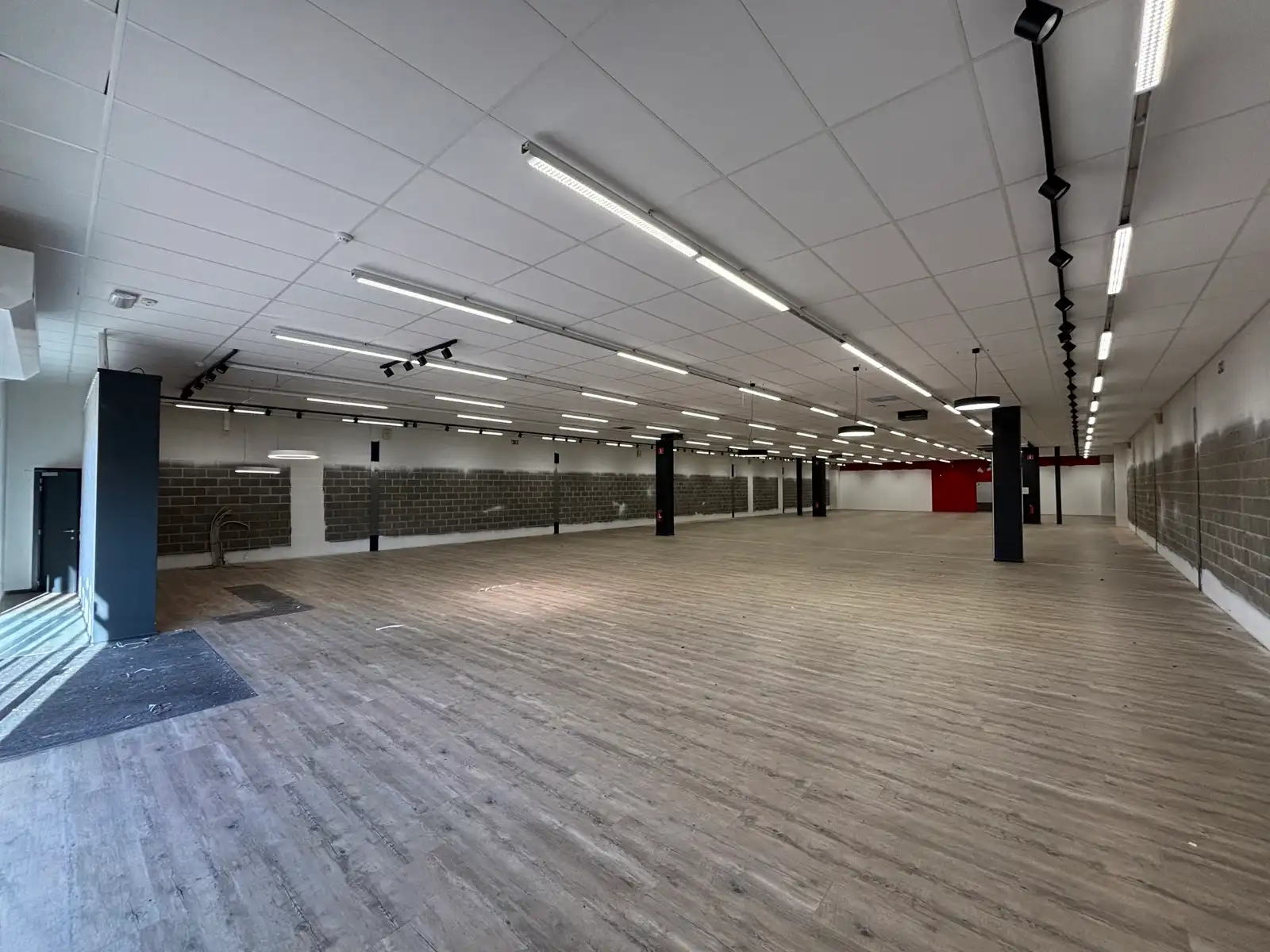 Winkelruimte 743 m² te huur in Oud-Turnhout foto 2