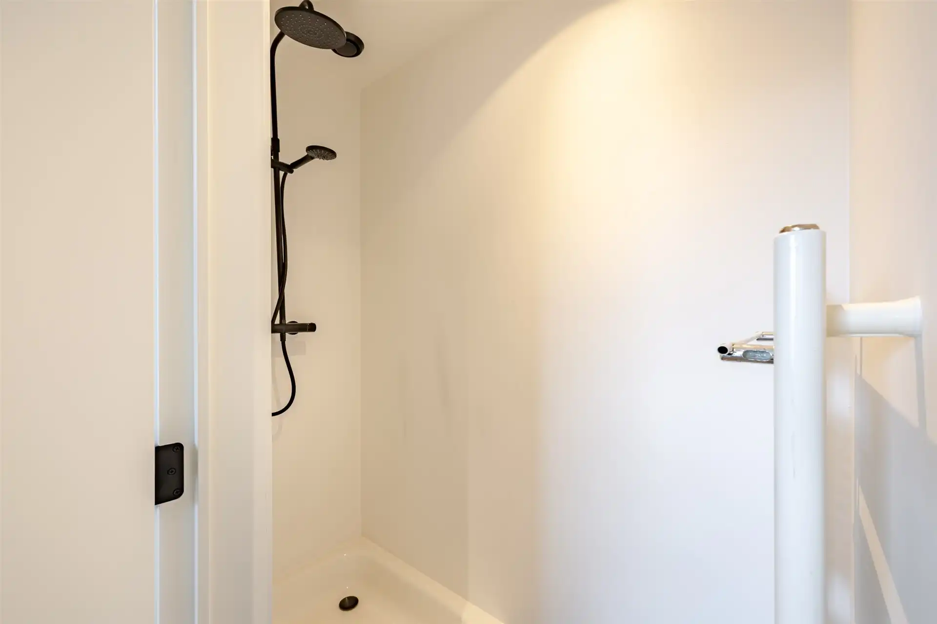 Modern en lichtrijk appartement met 3 terrassen+staanplaats  foto 12