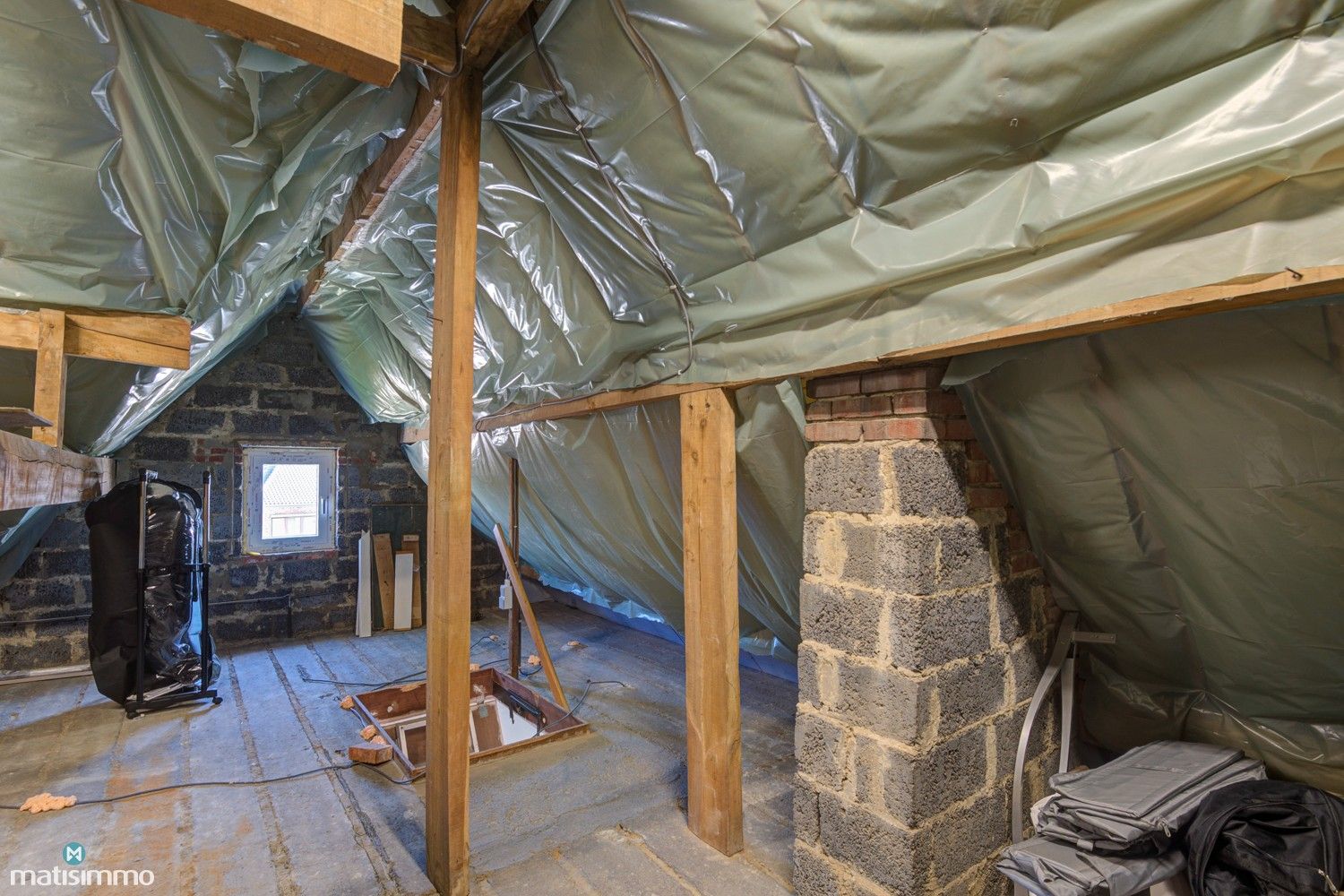 GERENOVEERDE INSTAPKLARE WONING MET 3 SLAAPKAMERS OP ENKELE MINUTEN RIJDEN VAN HET CENTRUM VAN TONGEREN foto 29