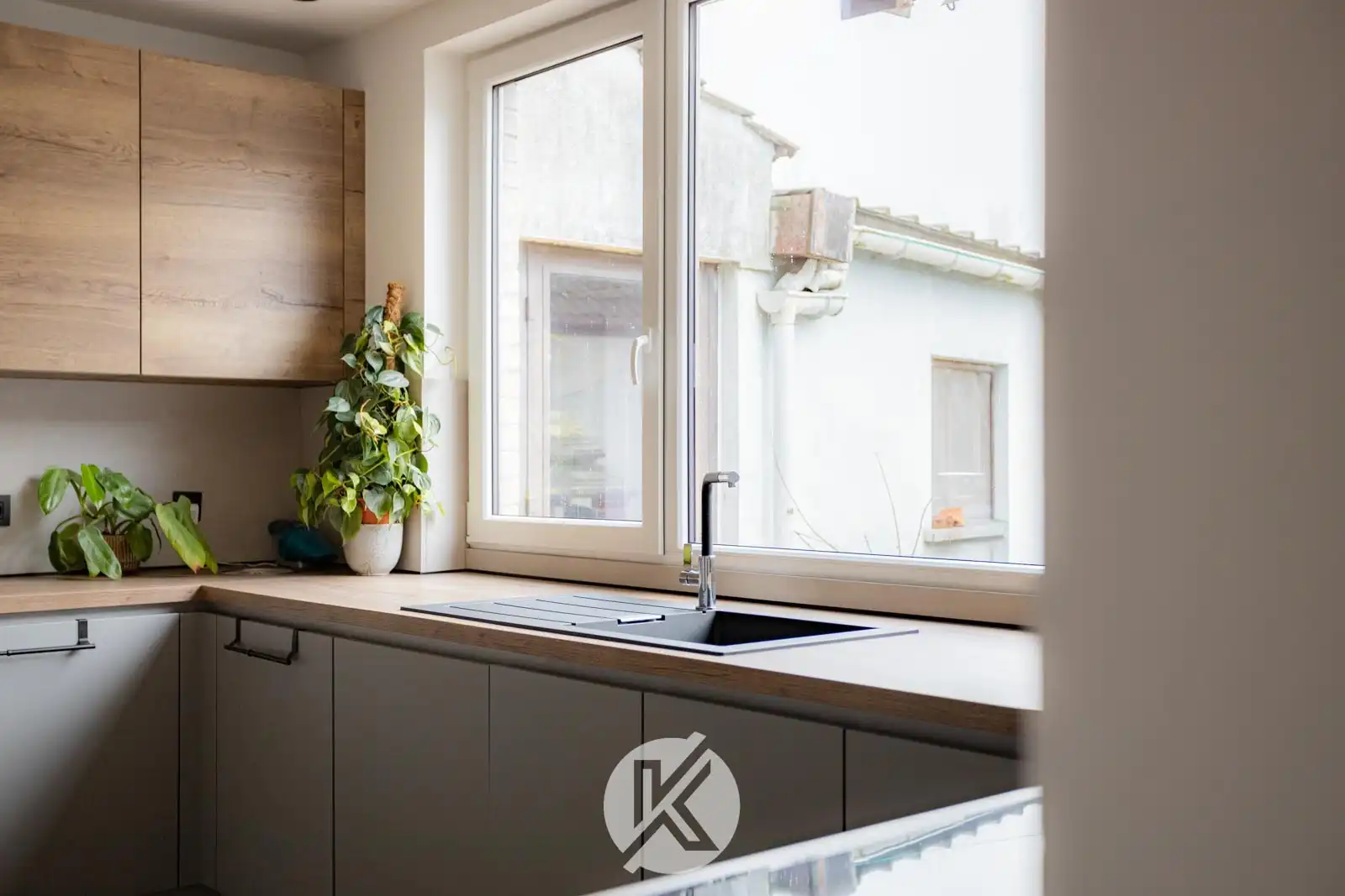 Centraal gelegen woning op een perceel van 10 are foto 11