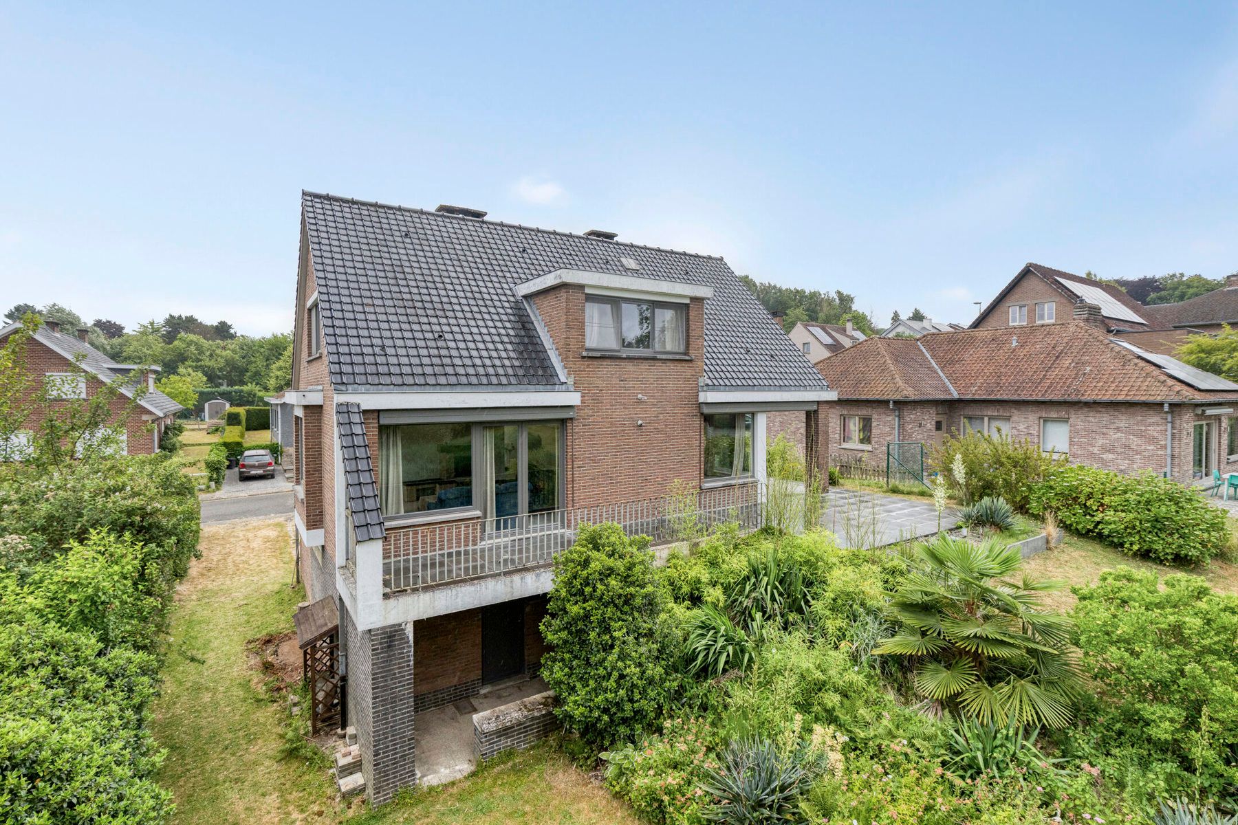 Residentieel gelegen villa met 4 slaapkamers en bureel foto 3