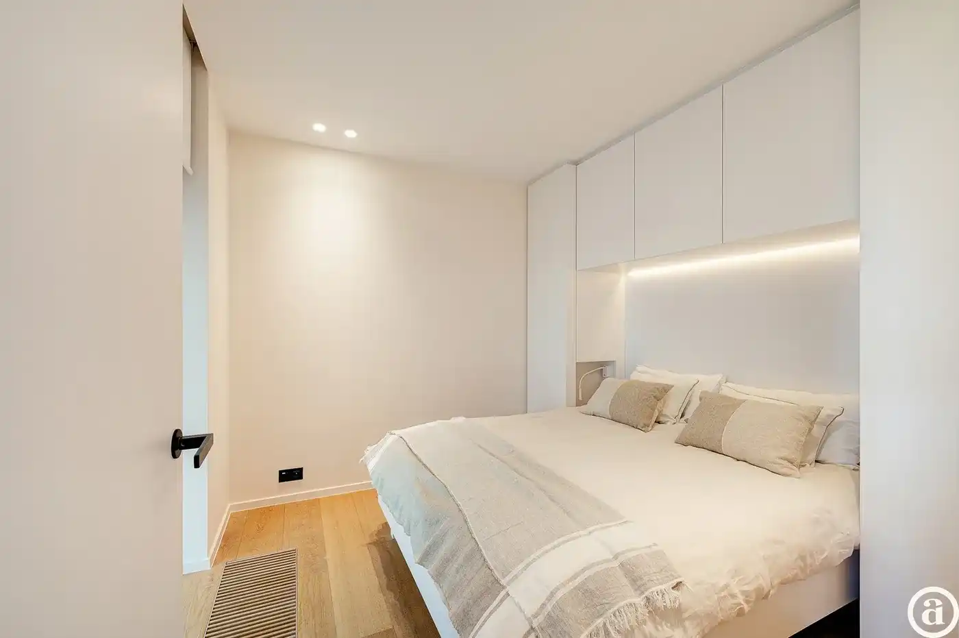 Luxueus appartement (4 slpk) met frontaal zicht op Zegemeer. foto 17