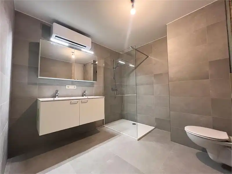 Gerenoveerd appartement te huur in centrum Tessenderlo foto 11