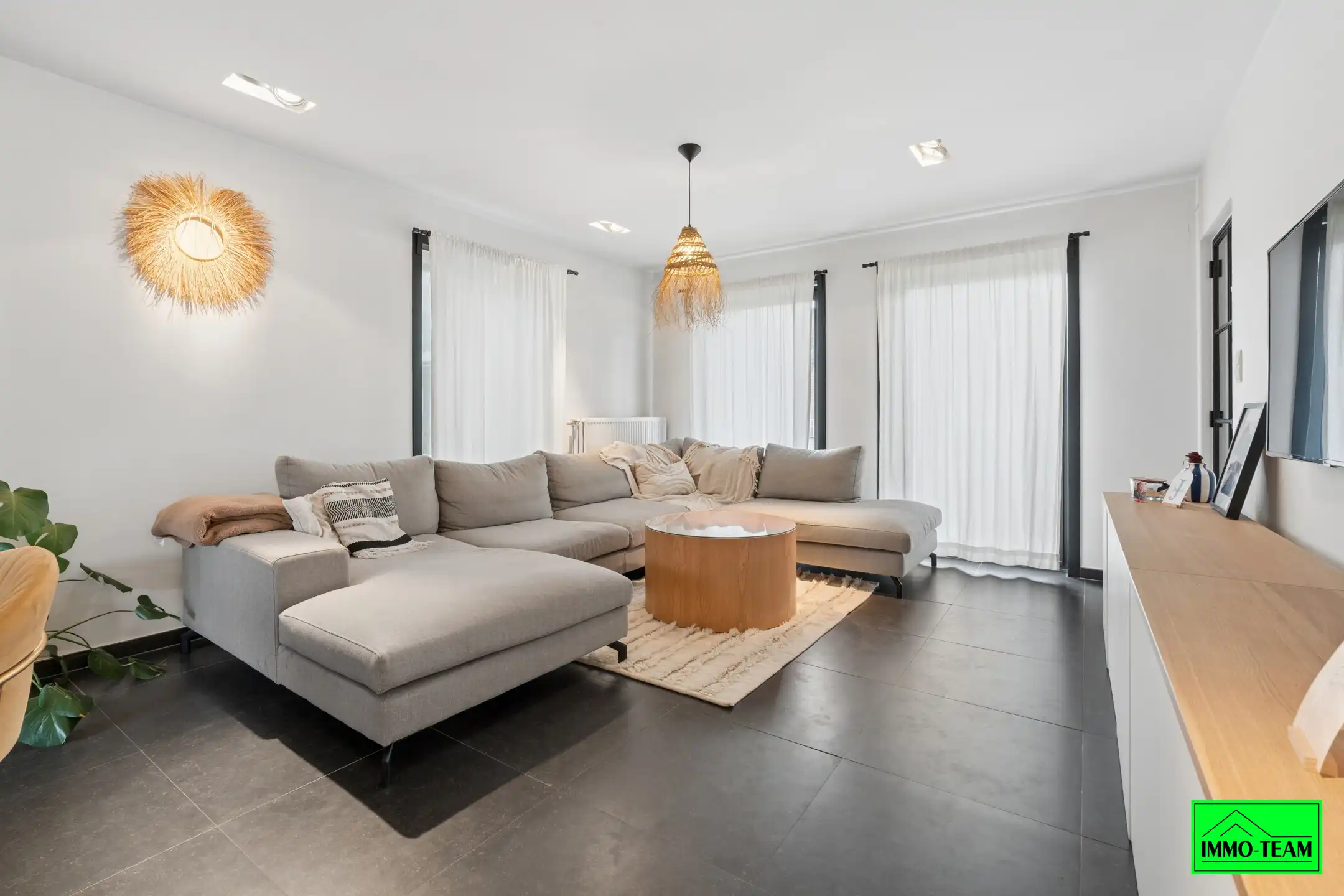 Instapklare 3‑gevelwoning in een rustige, residentiële wijk foto 3