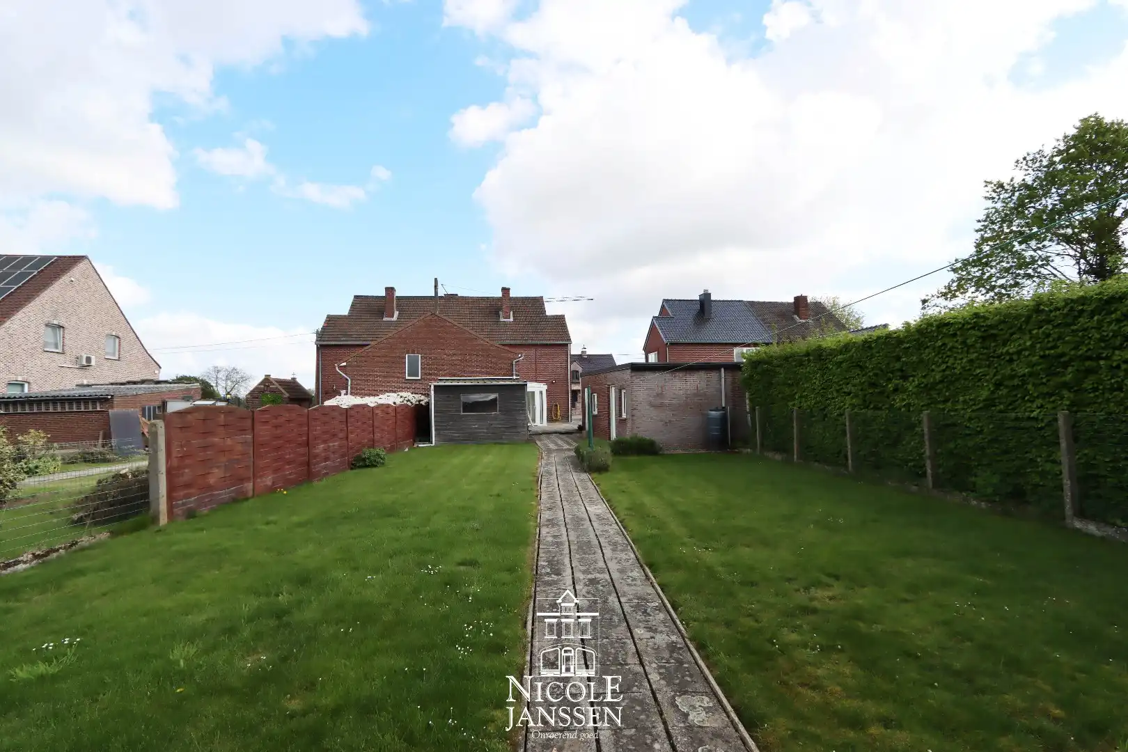 Verzorgde gezinswoning foto 2