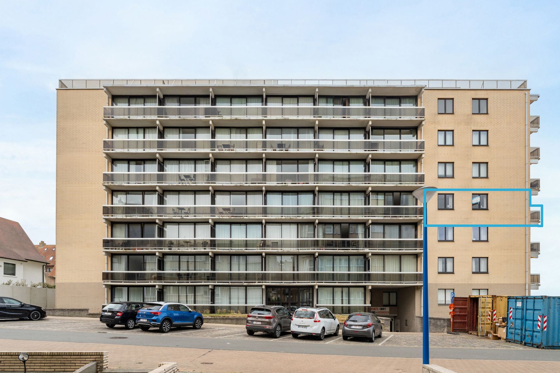 Instapklare familieflat met terras op de Zeedijk van Koksijde foto 11