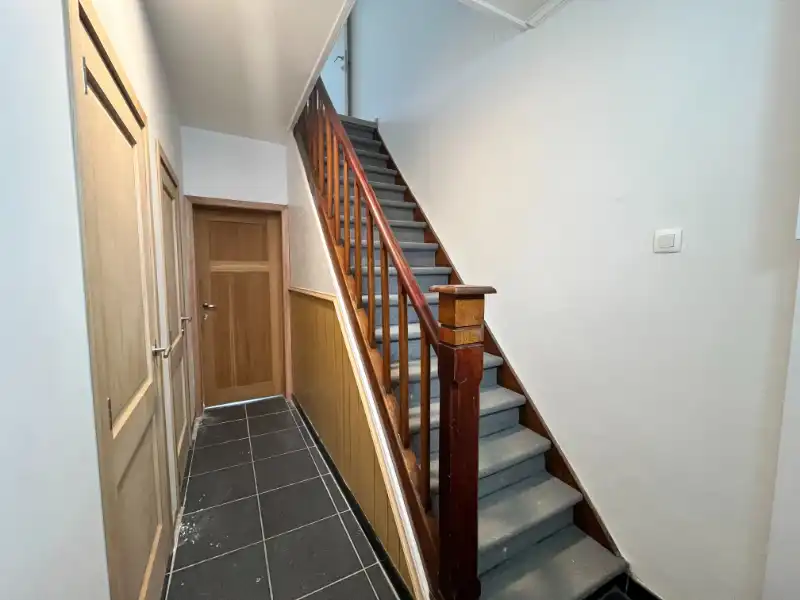 Gerenoveerde woning met tuin en garage! foto 3